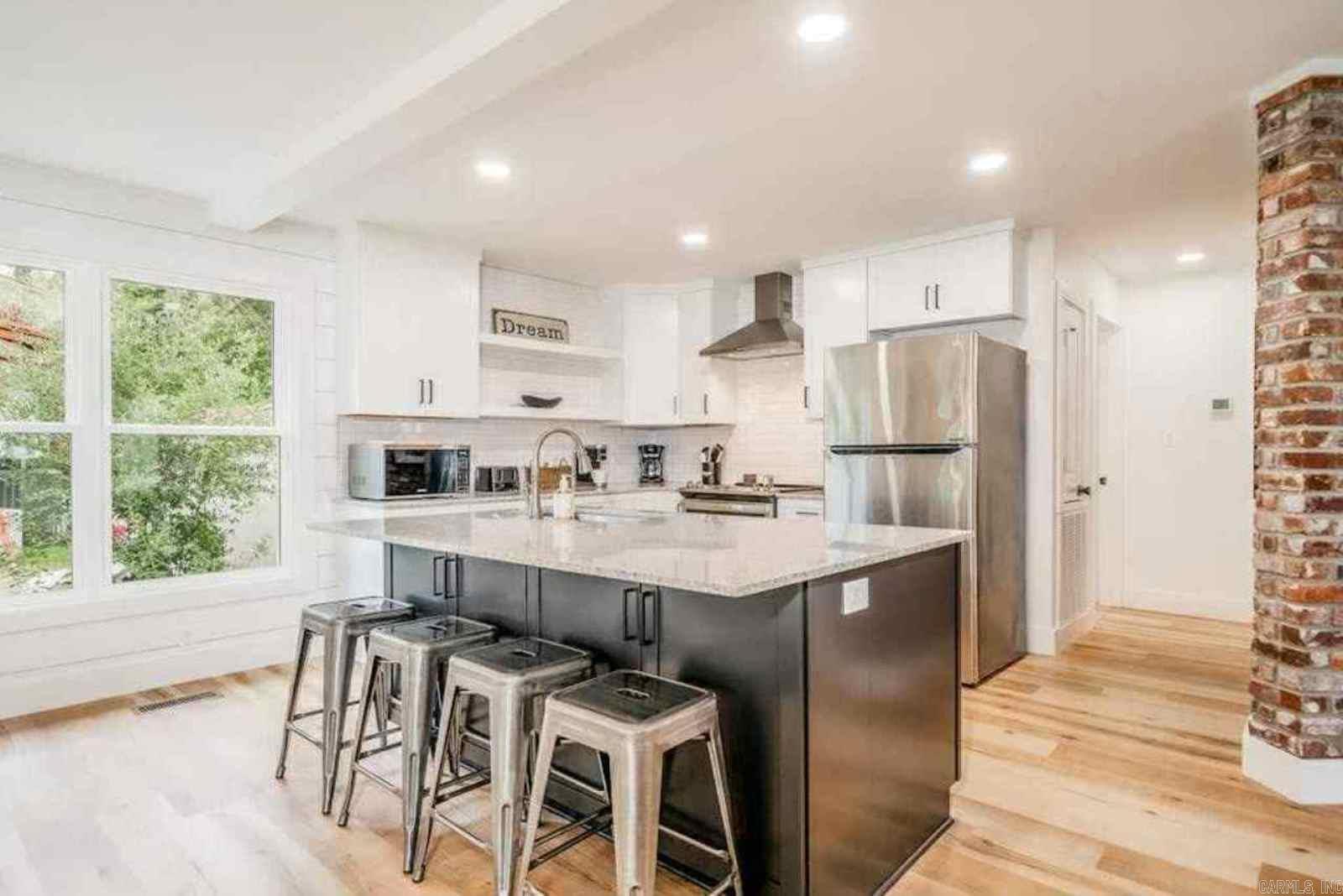 BROADVIEW EXTENSION - Residential