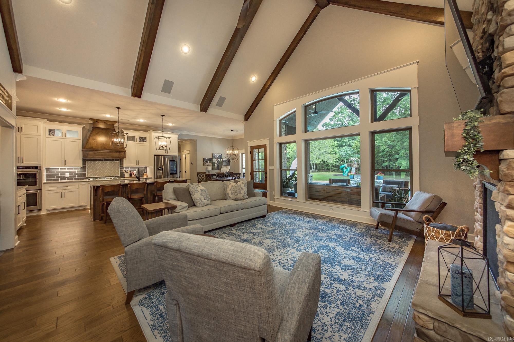 WESTERN OAKS - Residential