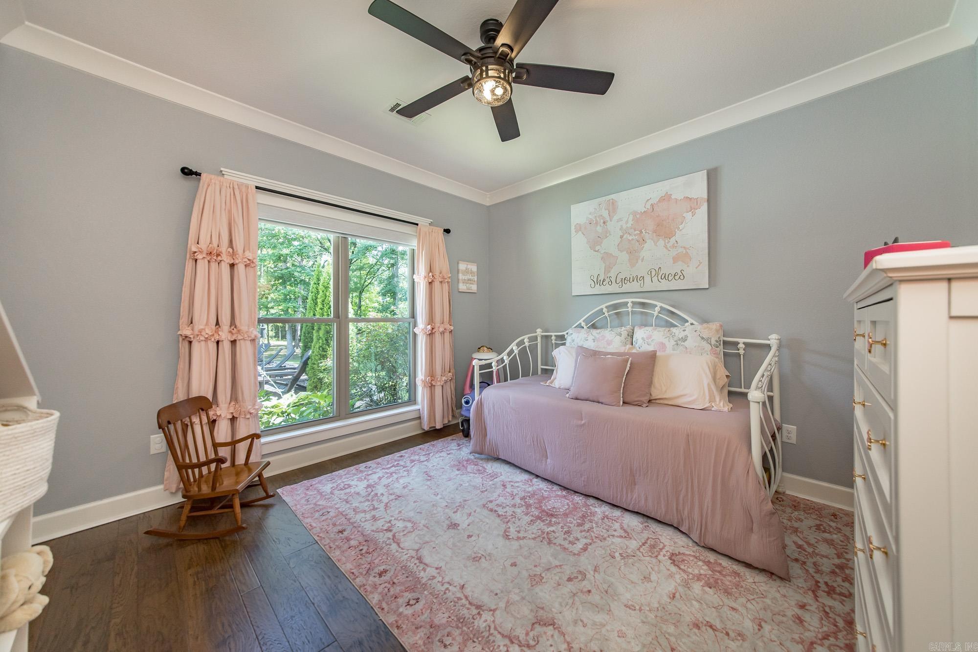 WESTERN OAKS - Residential