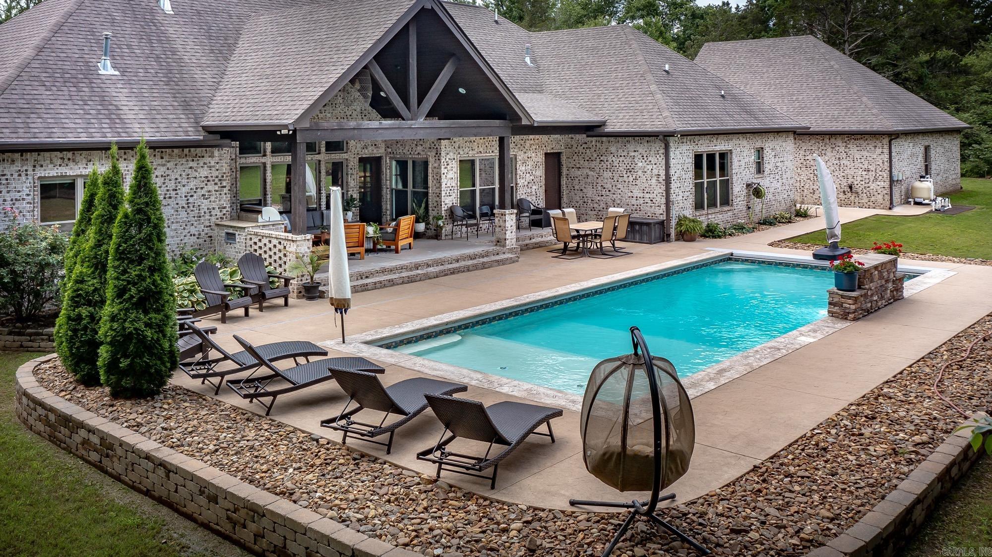 WESTERN OAKS - Residential