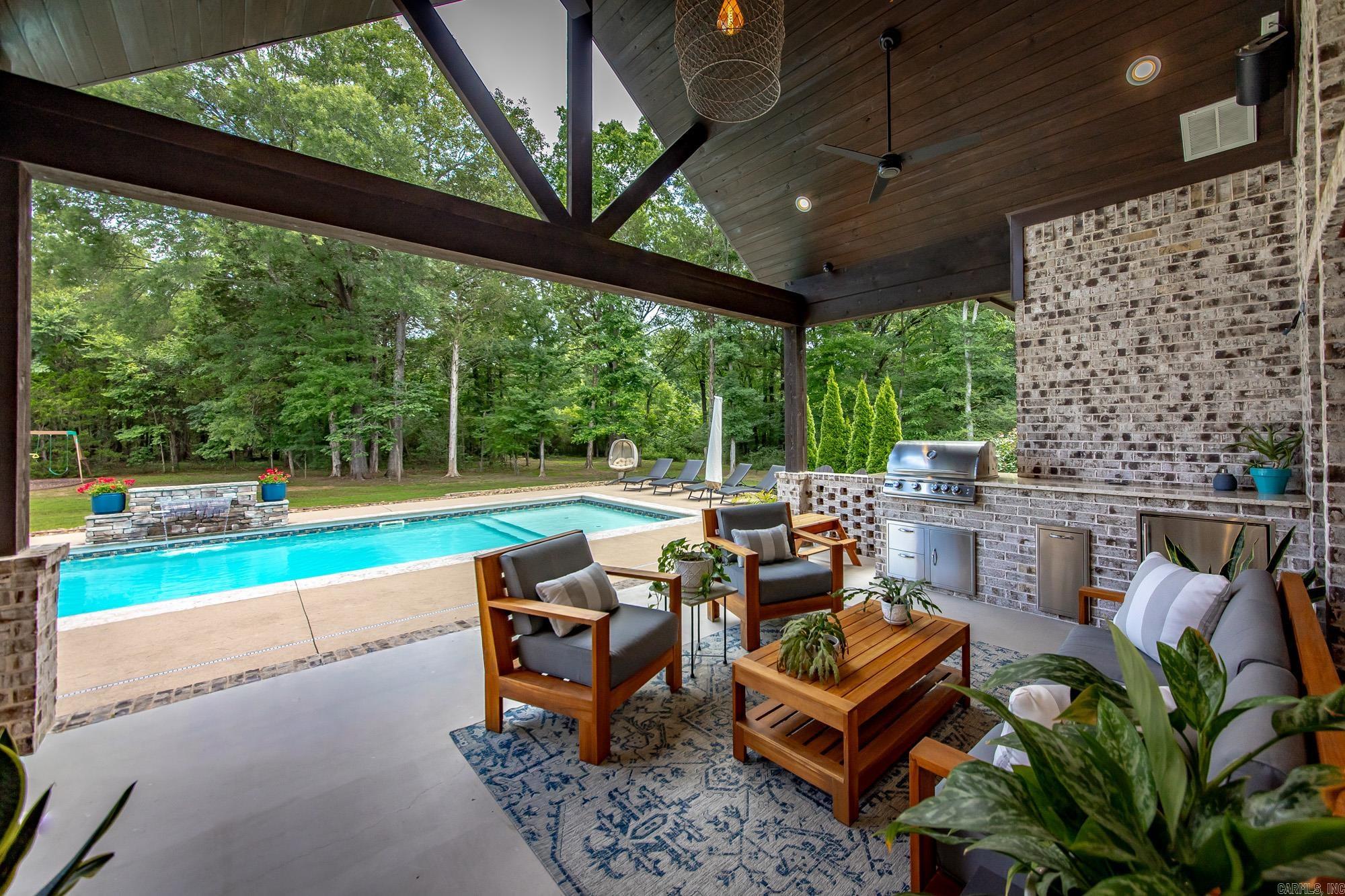 WESTERN OAKS - Residential