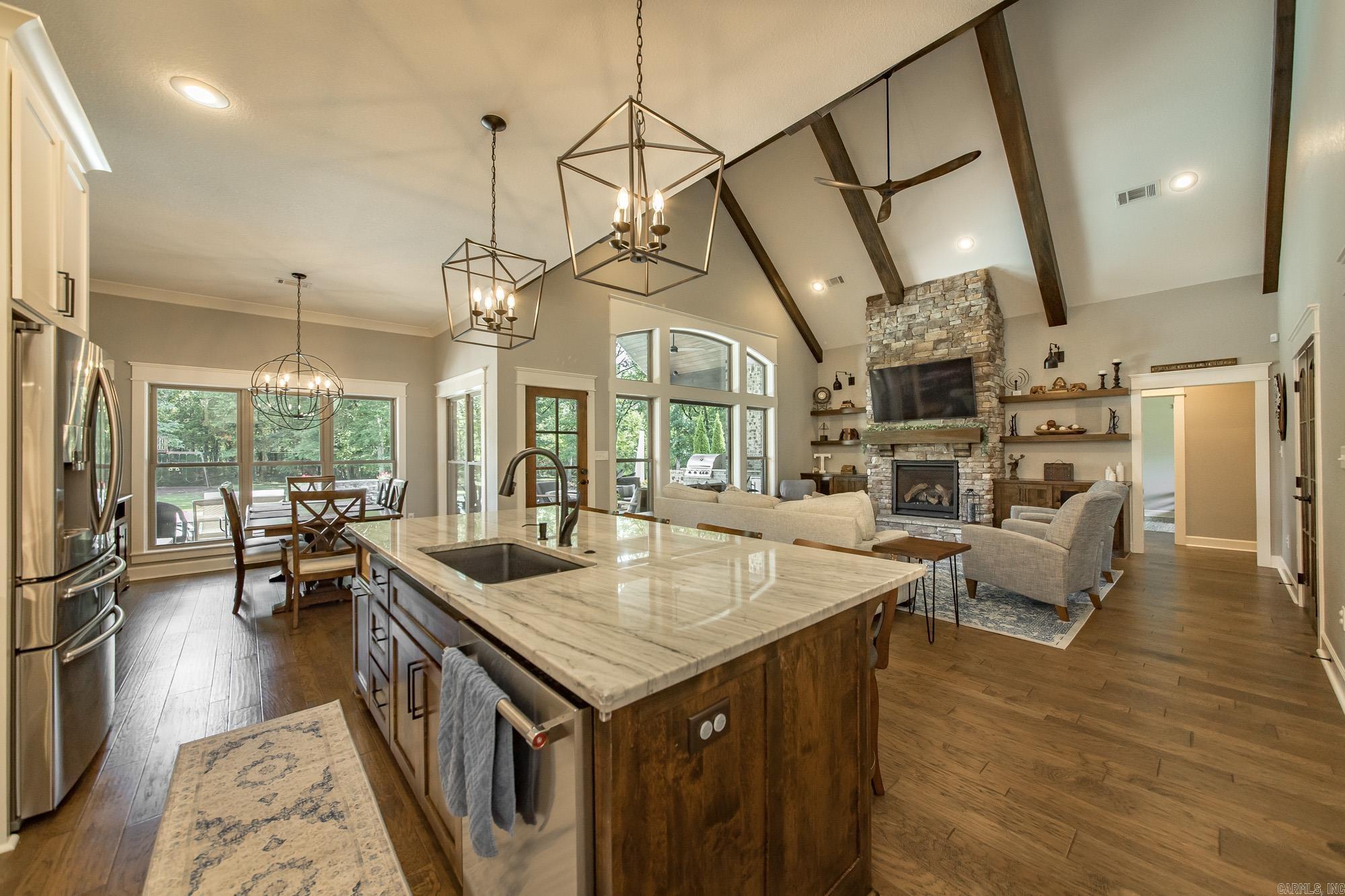 WESTERN OAKS - Residential