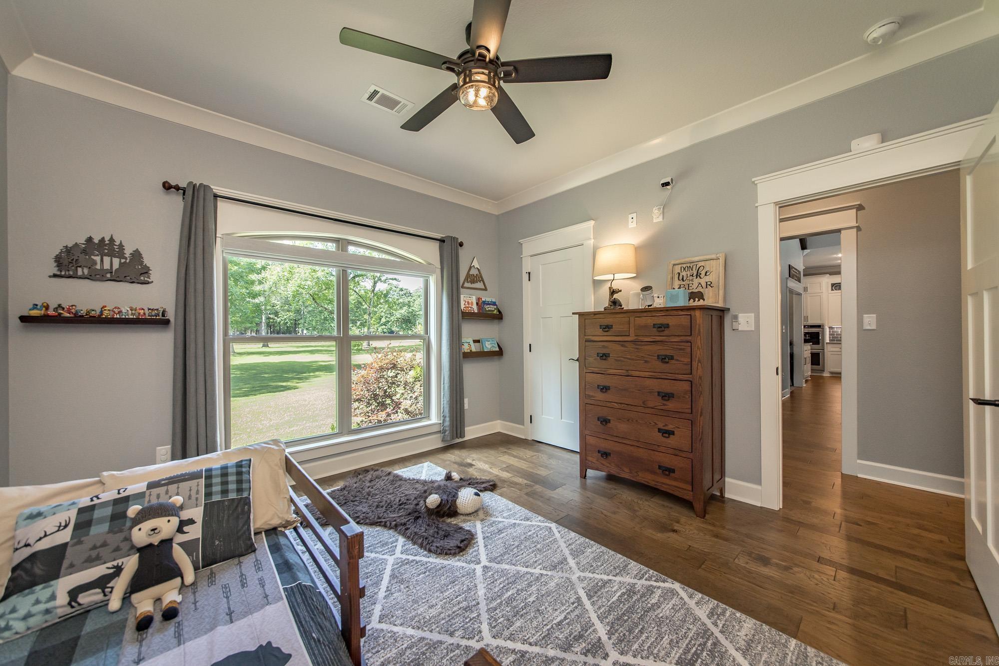 WESTERN OAKS - Residential