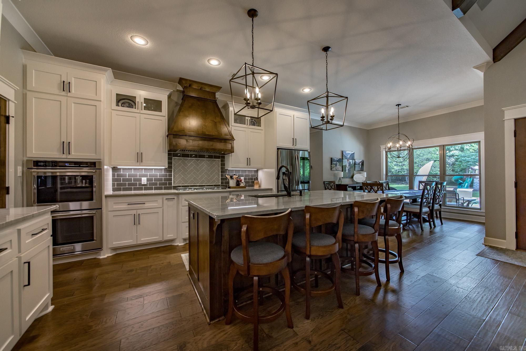 WESTERN OAKS - Residential