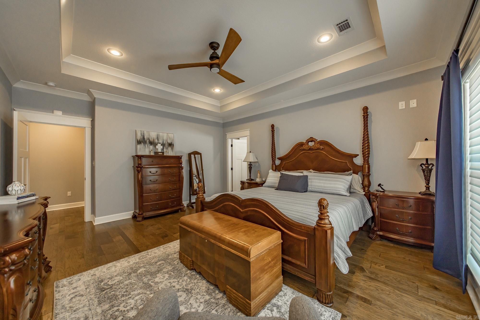 WESTERN OAKS - Residential