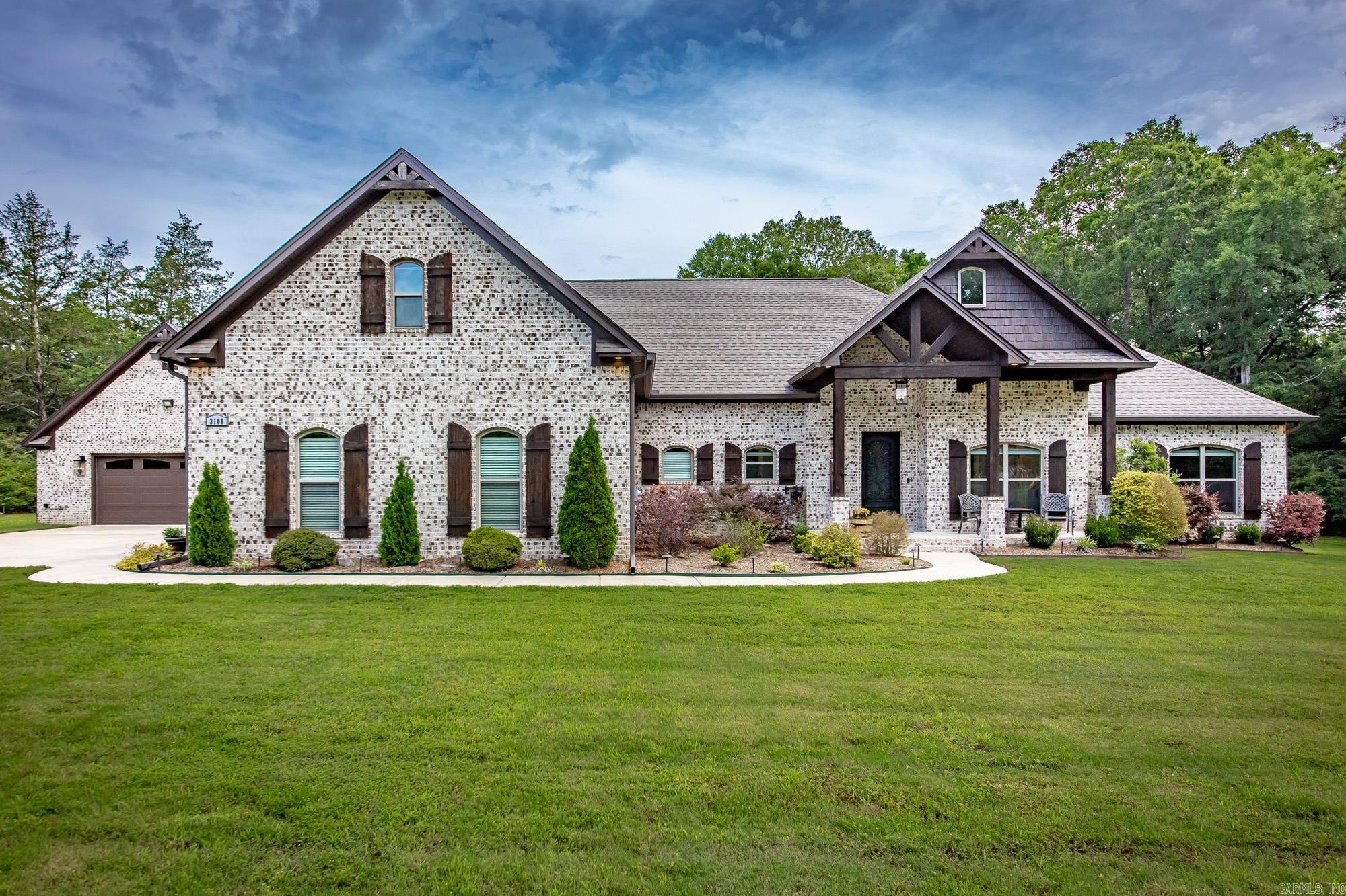 WESTERN OAKS - Residential