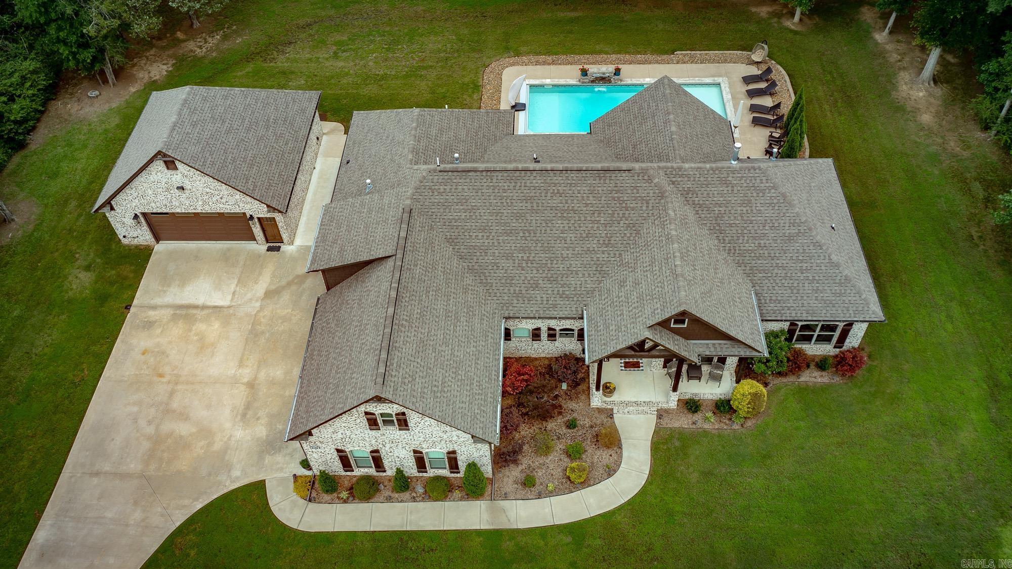 WESTERN OAKS - Residential