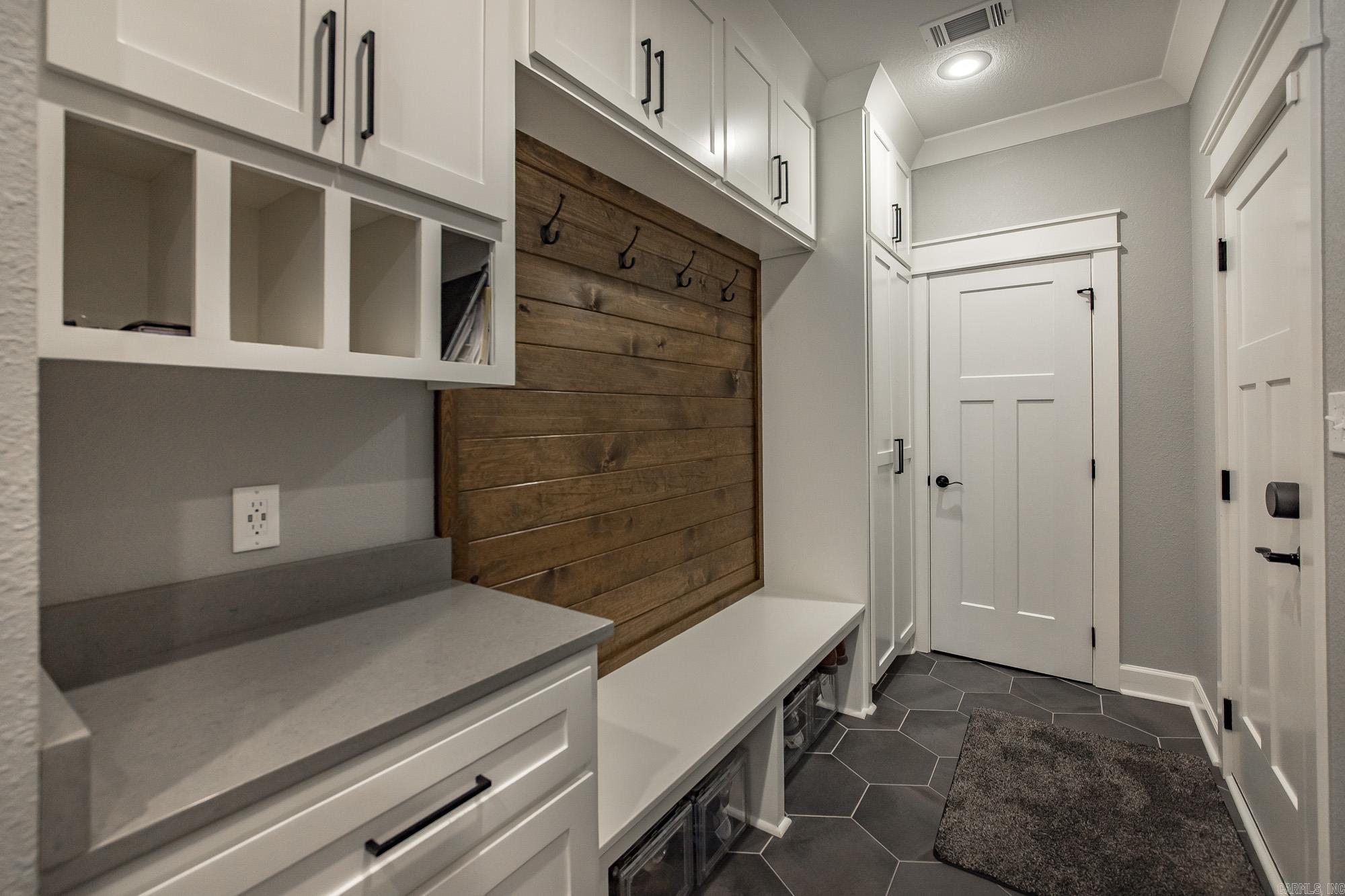 WESTERN OAKS - Residential