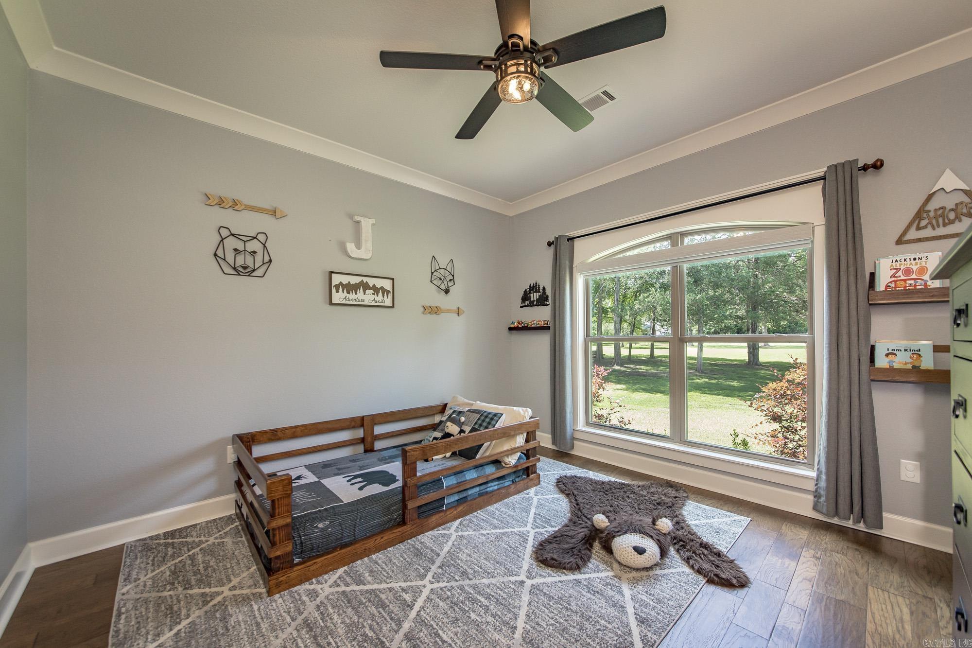 WESTERN OAKS - Residential