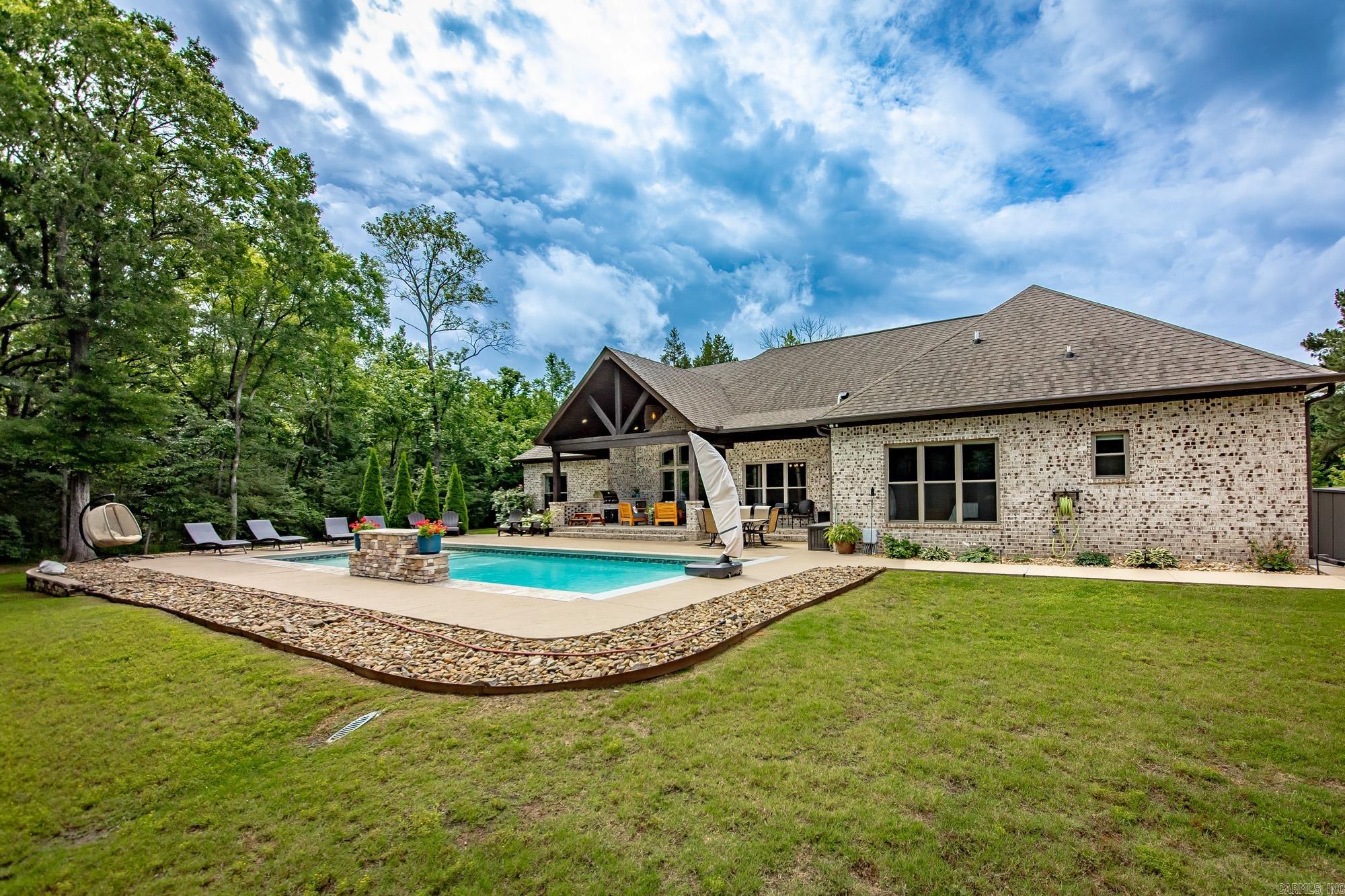 WESTERN OAKS - Residential