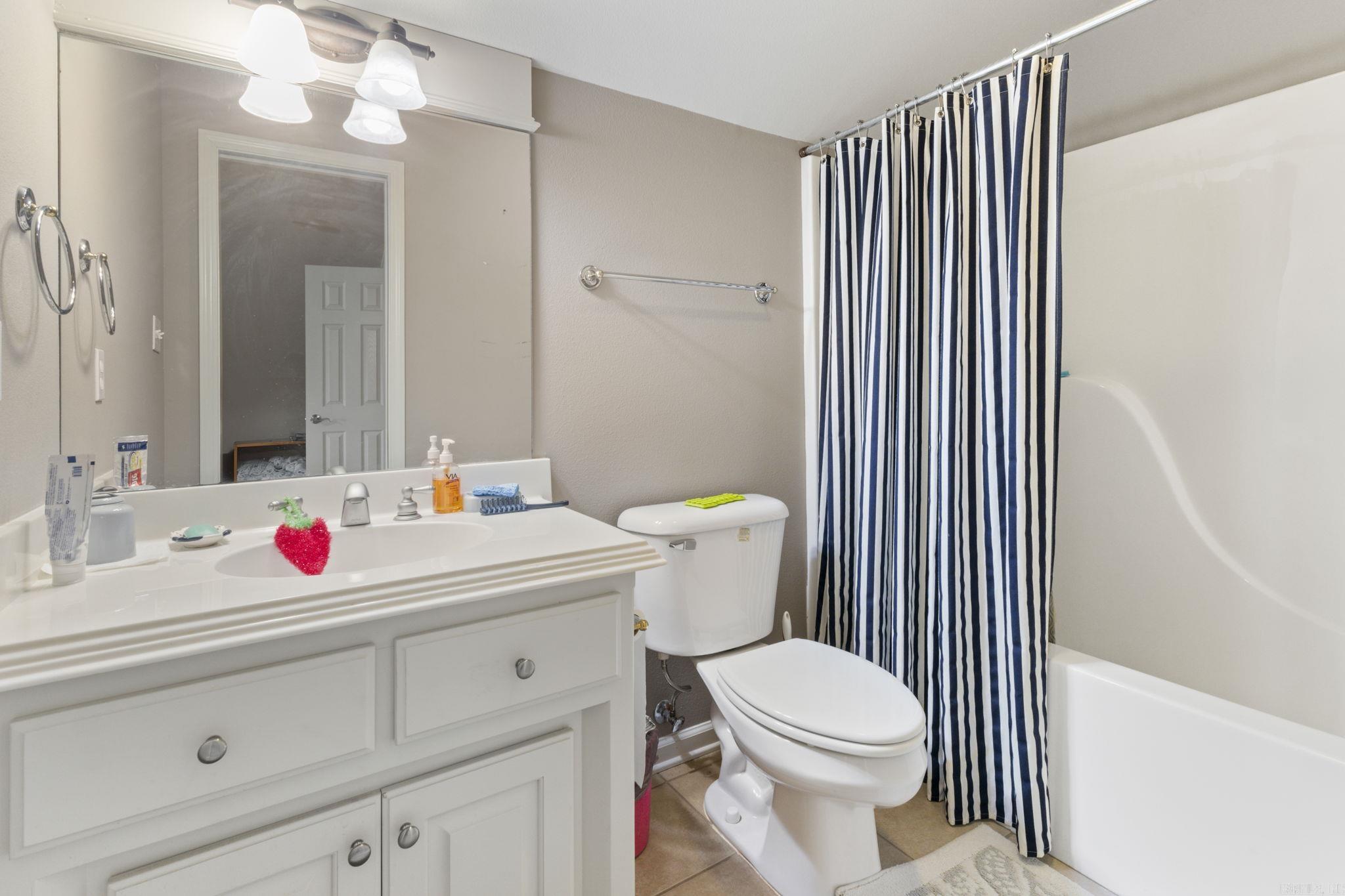 COUNTRY CLUB OF AR-QUARTERS ADDN - Residential