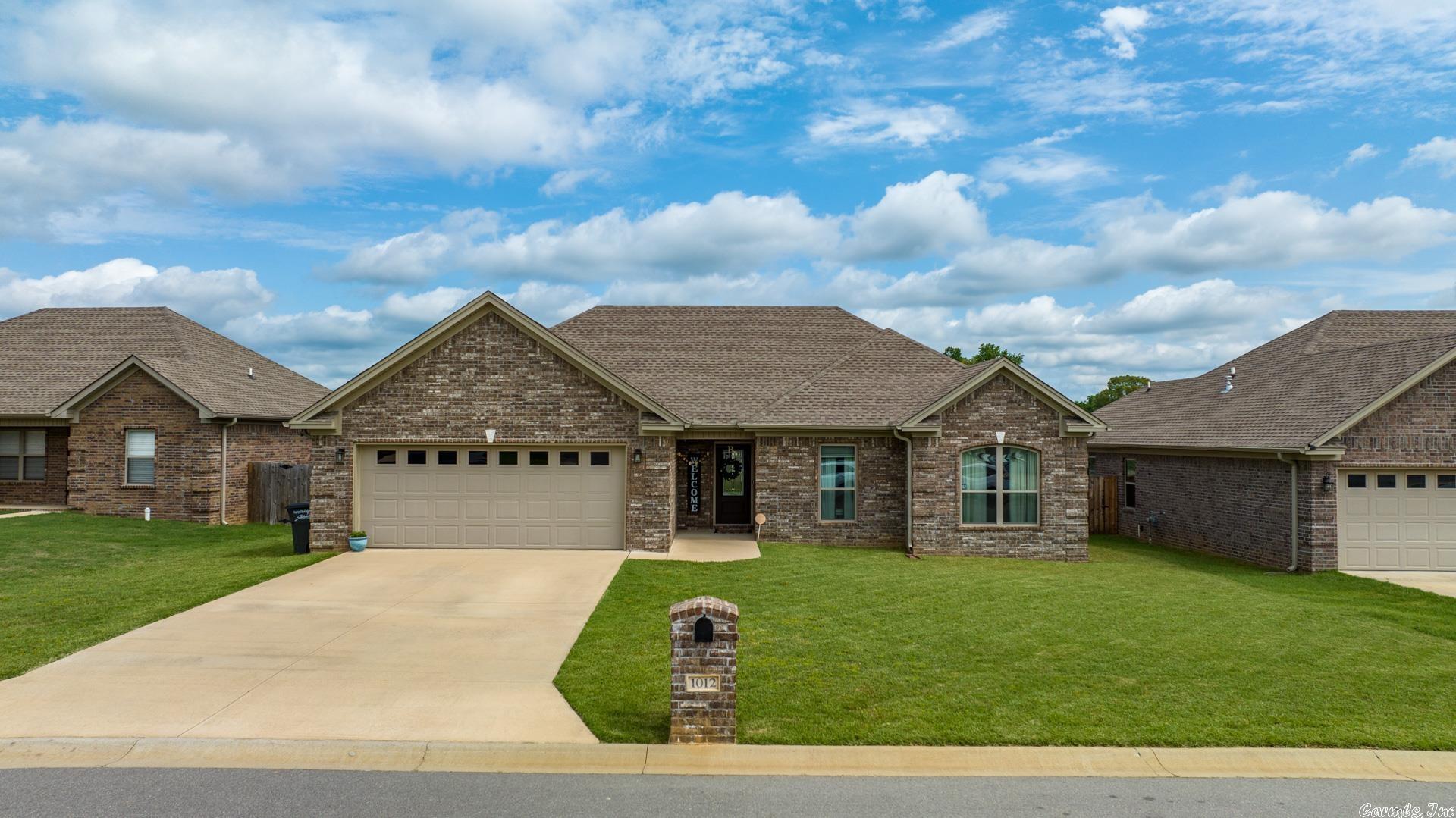 JAXON TERRACE - Residential