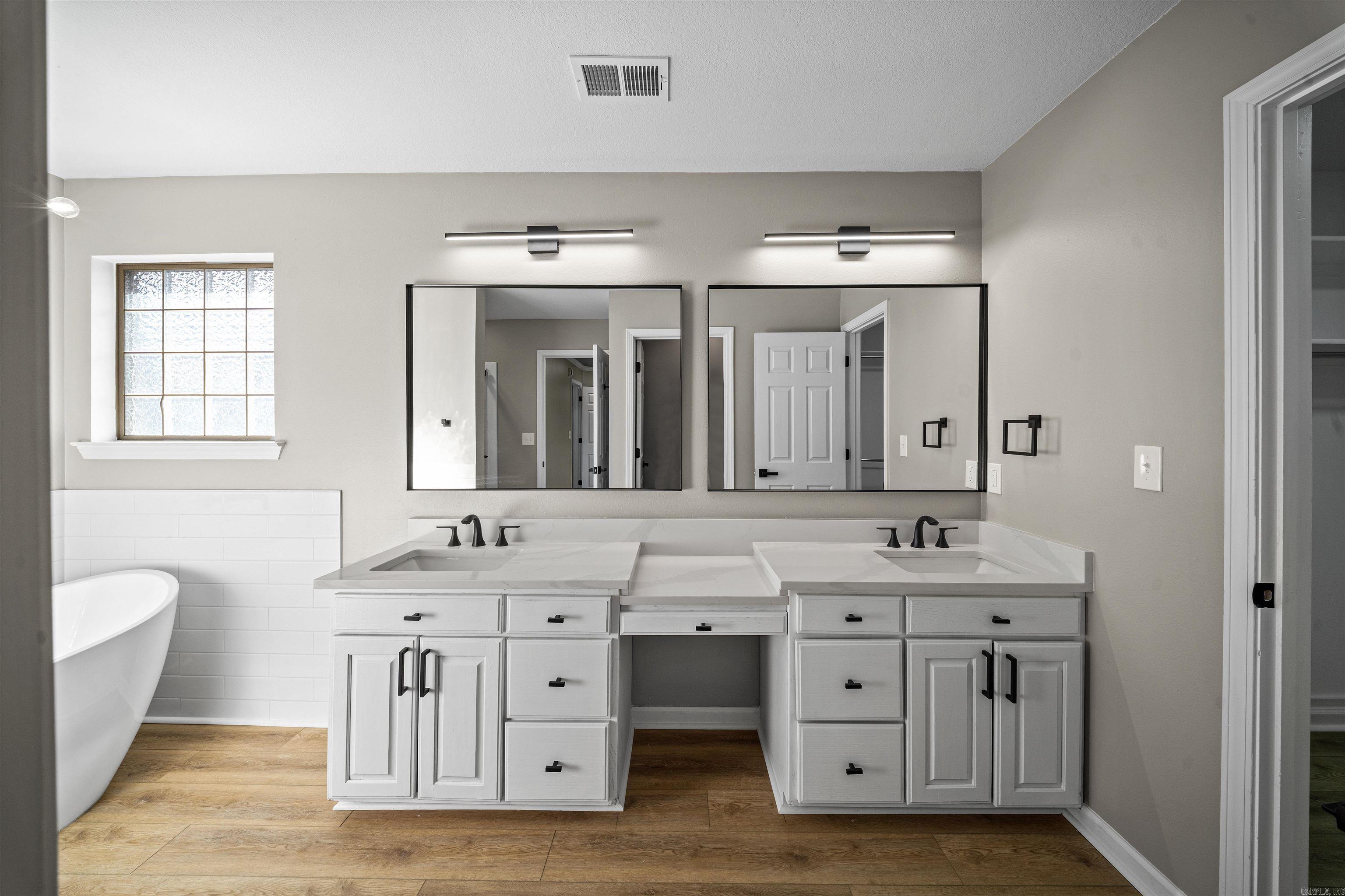 LEXINGTON PARK - Residential