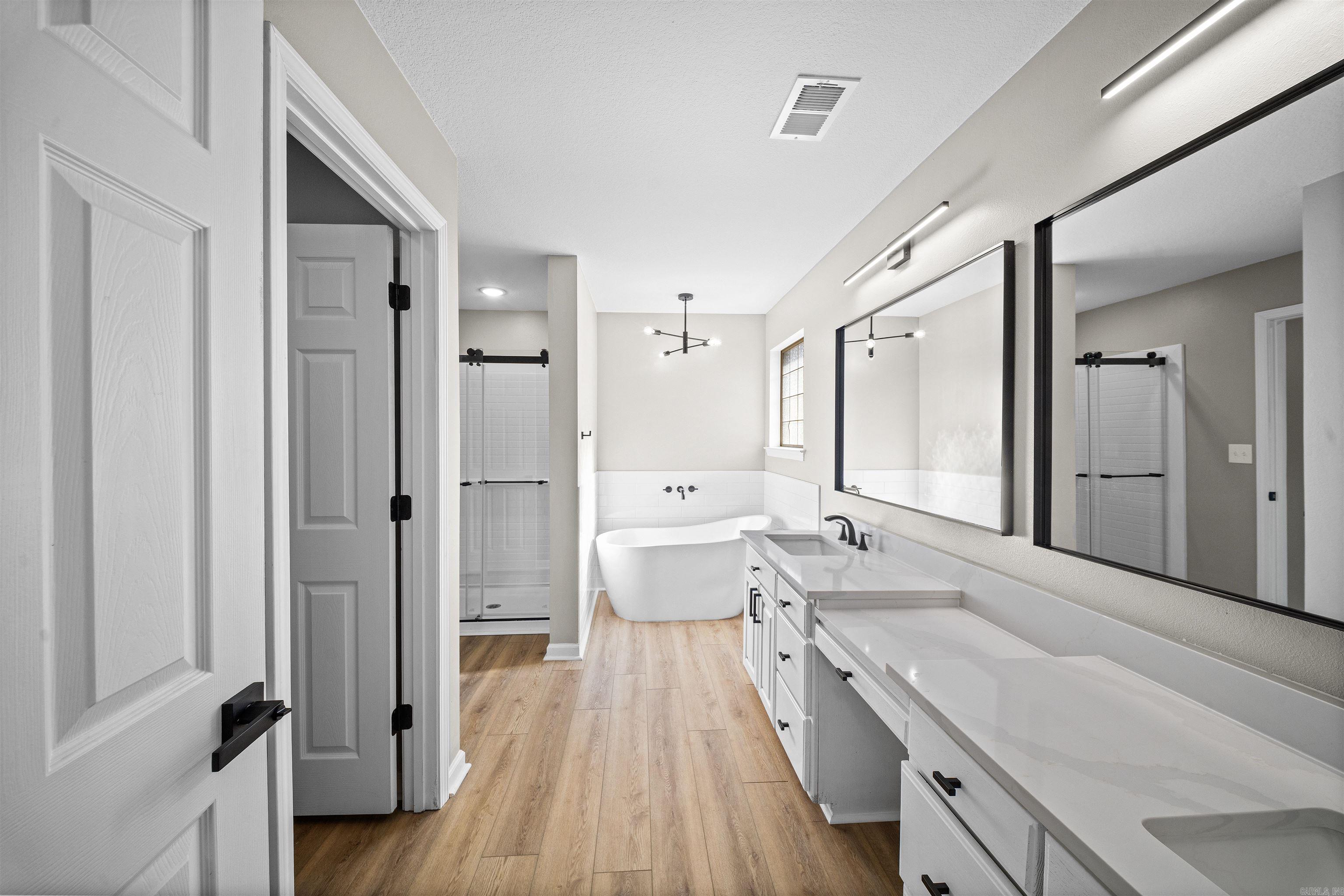 LEXINGTON PARK - Residential