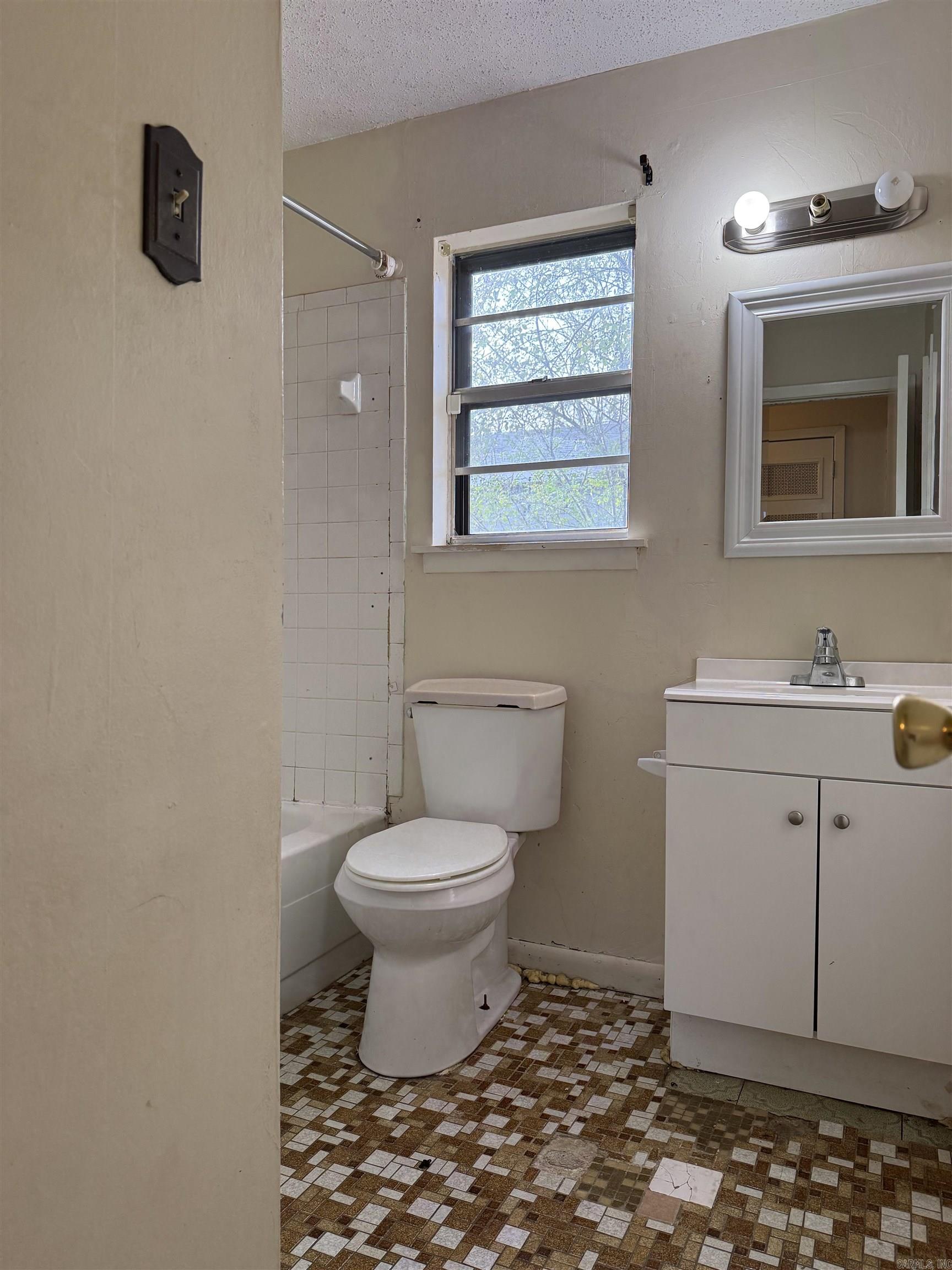BARROW JOHN - Residential