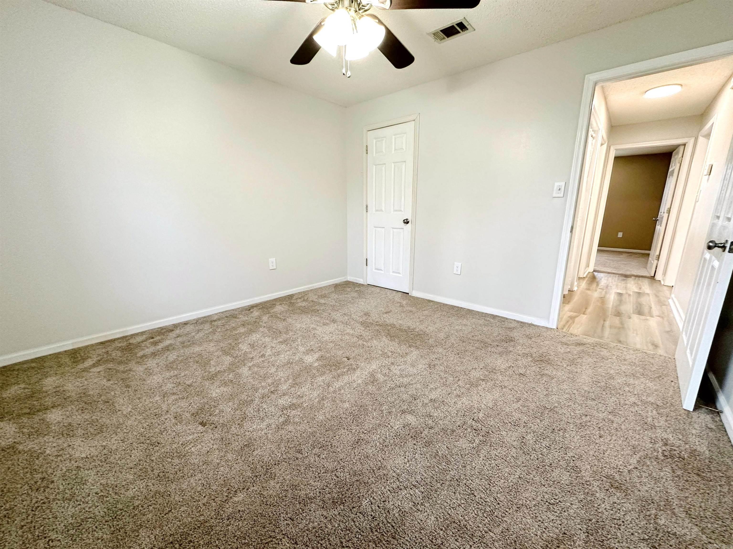 FIELDS FARM - Residential