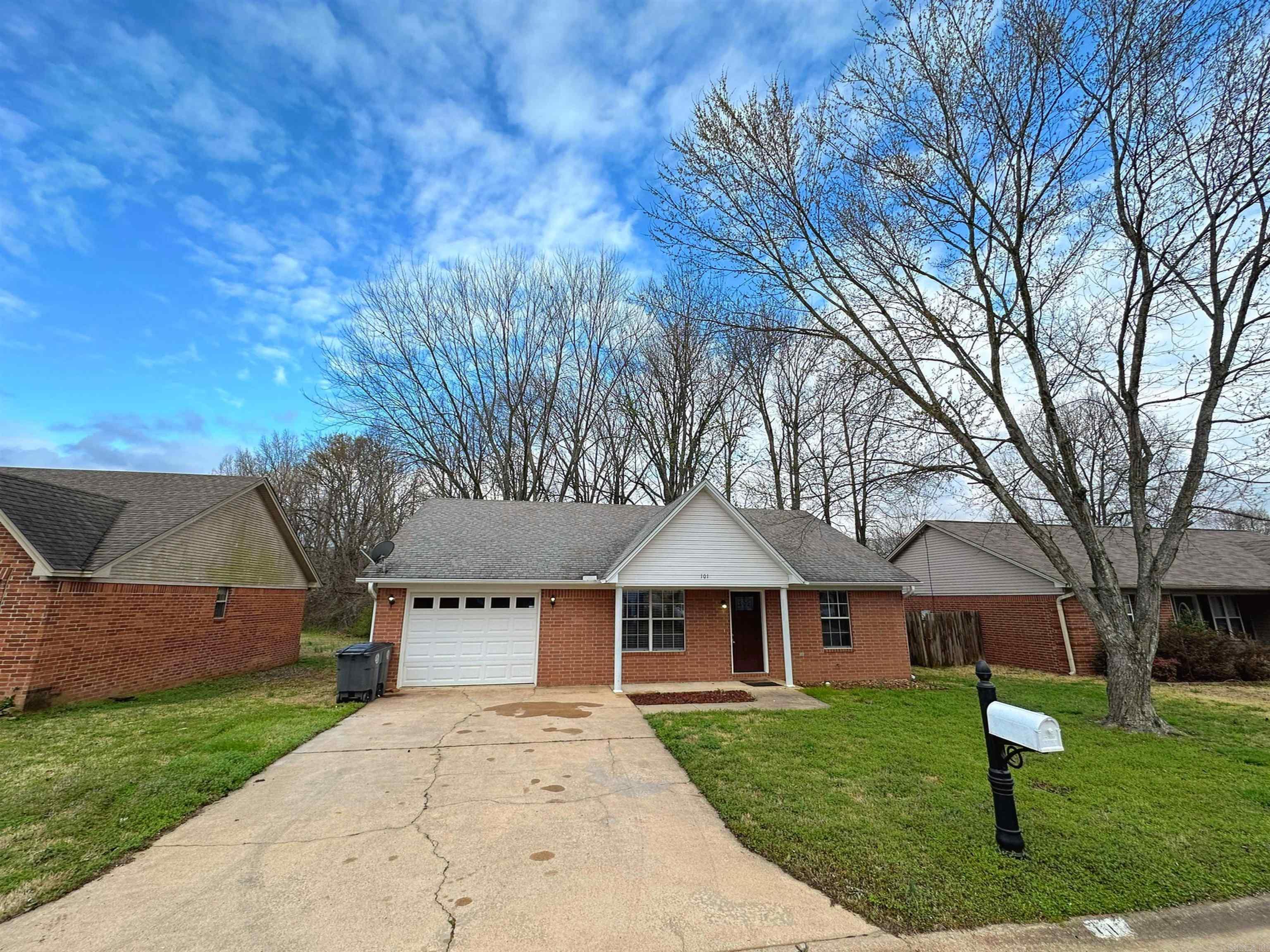 FIELDS FARM - Residential