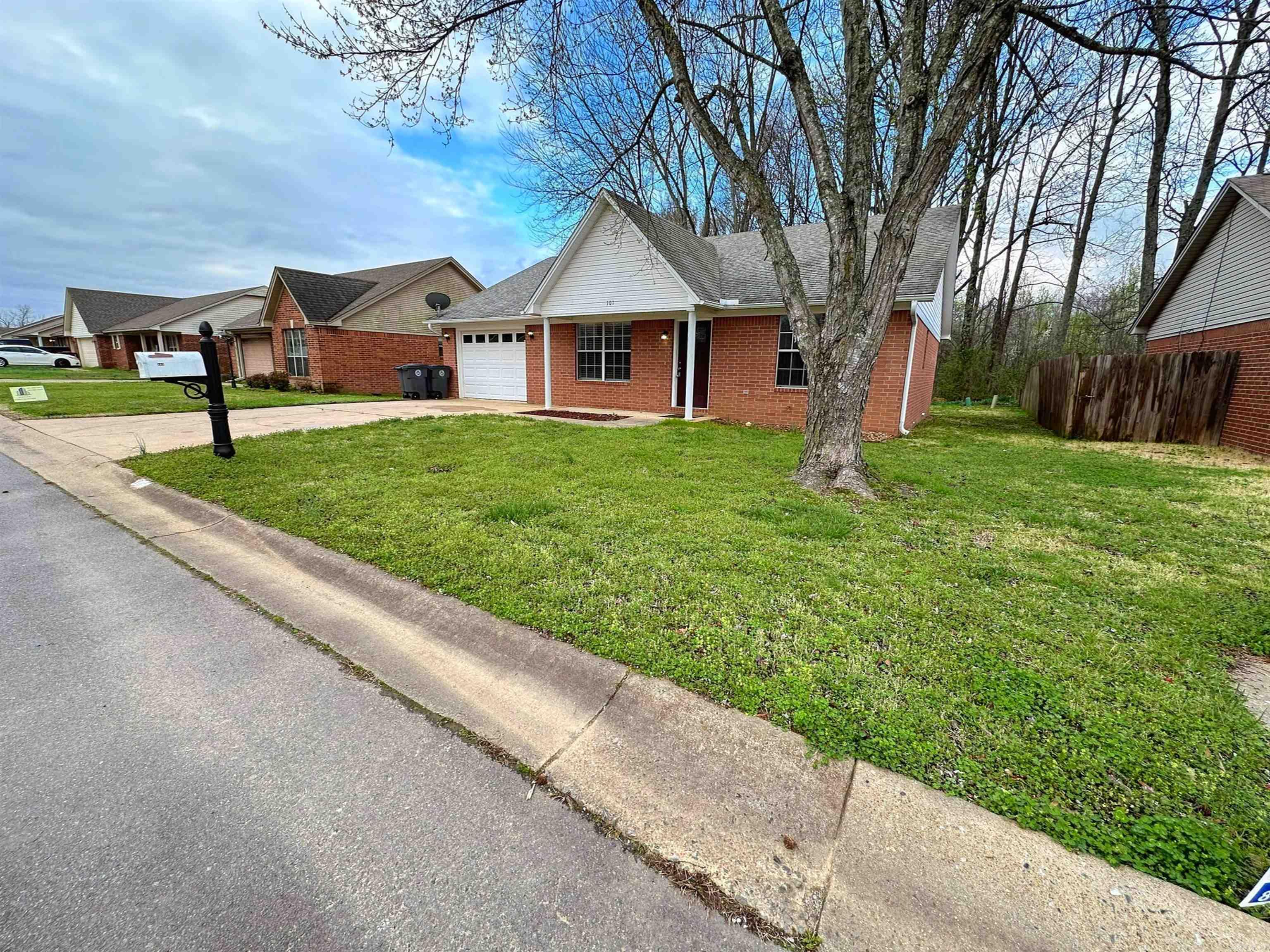 FIELDS FARM - Residential