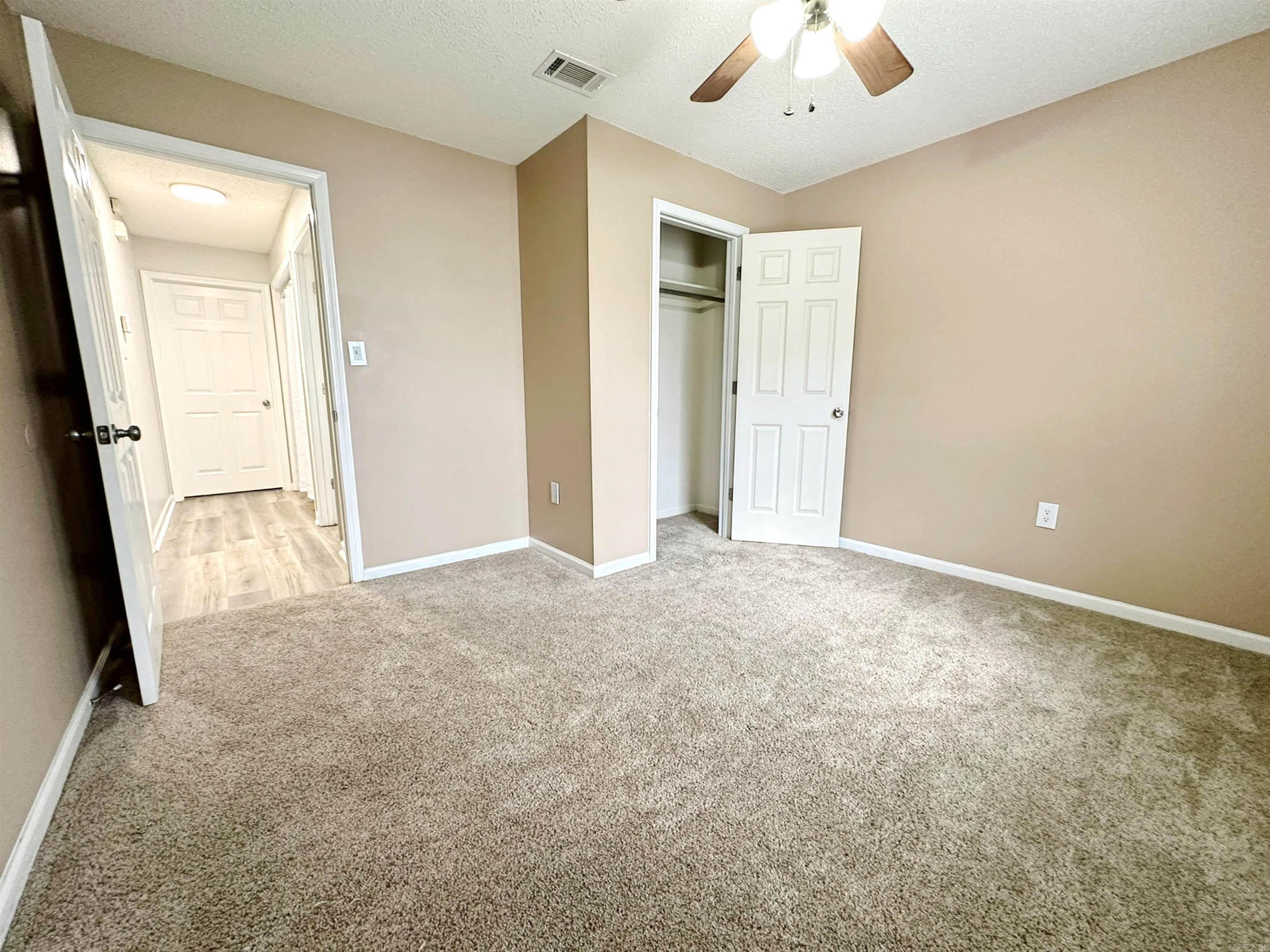 FIELDS FARM - Residential