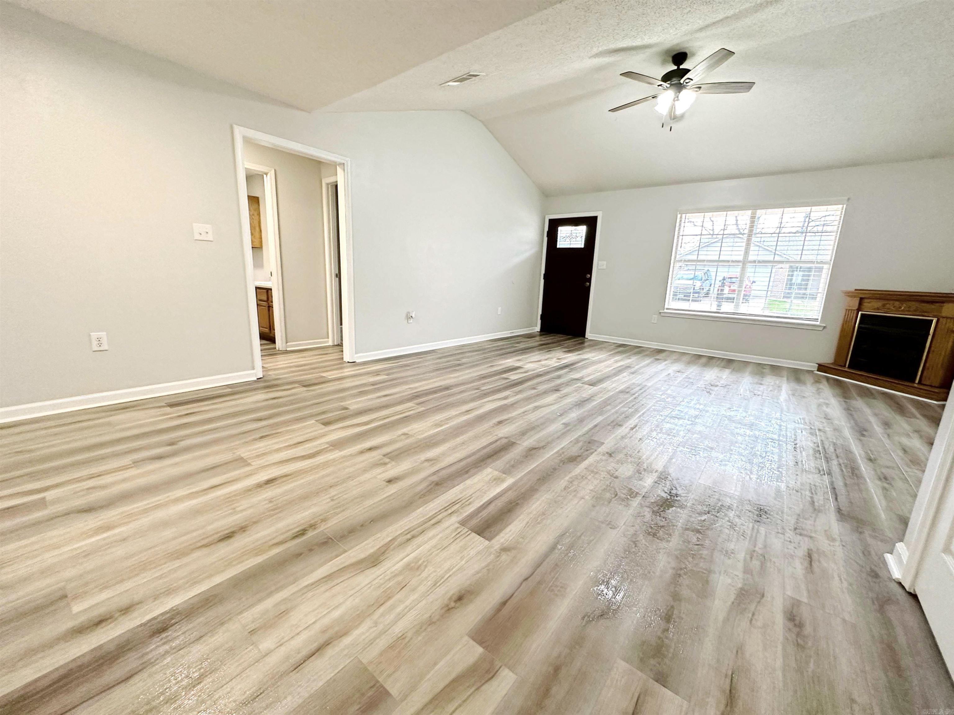 FIELDS FARM - Residential