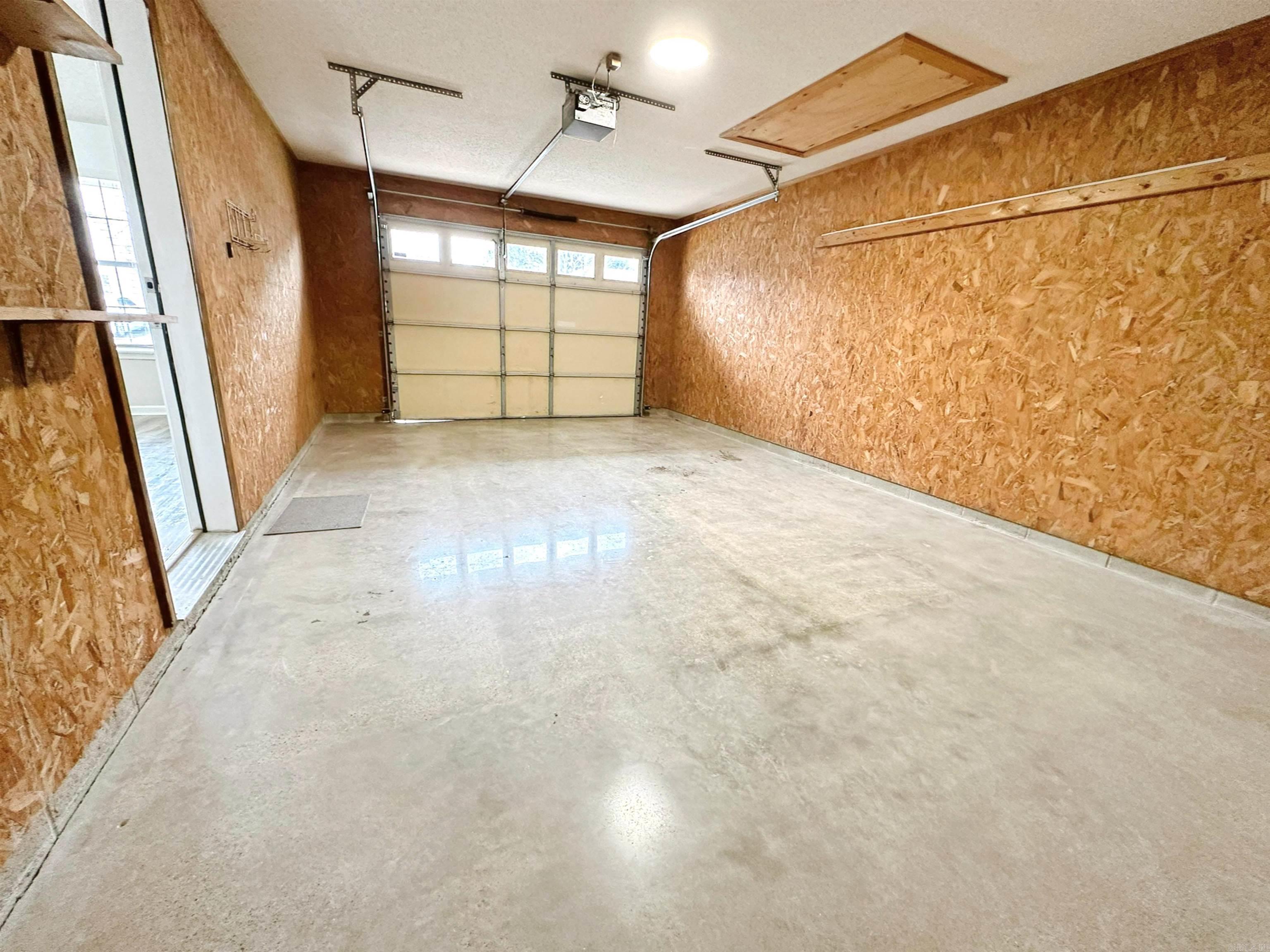 FIELDS FARM - Residential