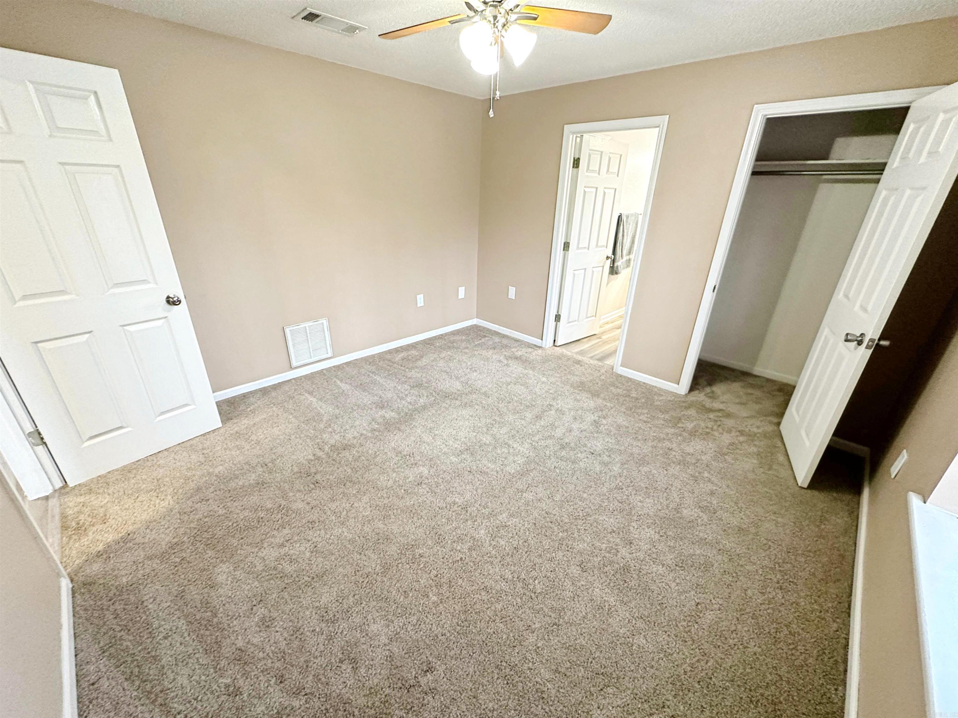 FIELDS FARM - Residential