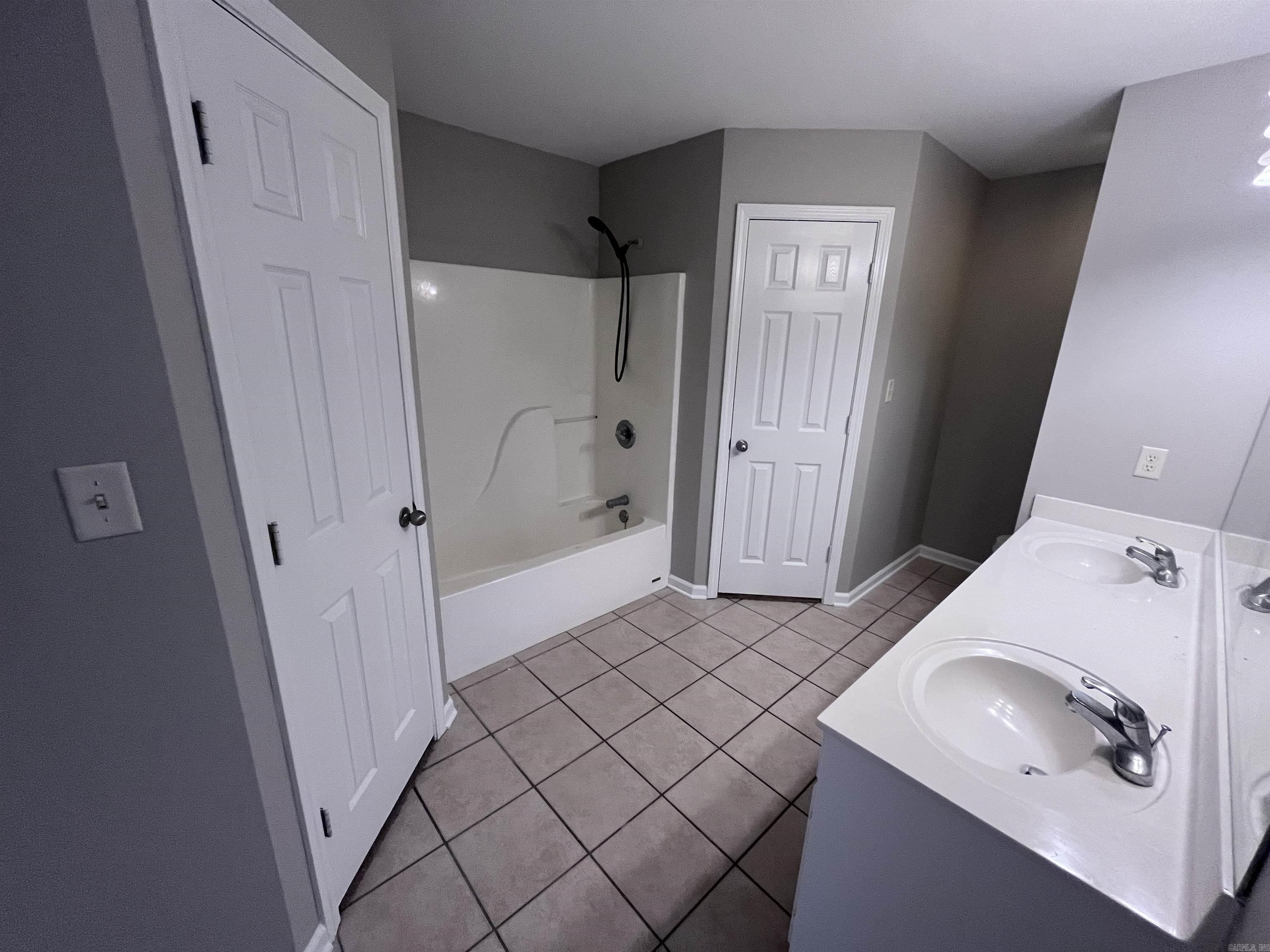 Robinwood - Residential Lease