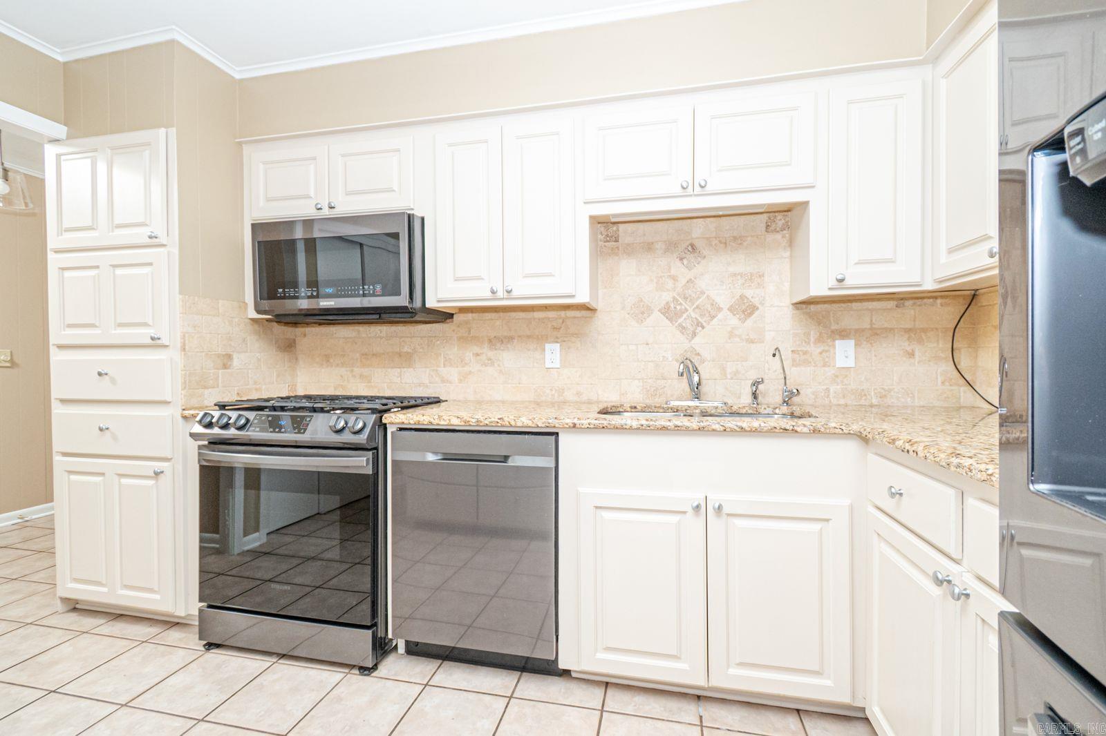 BRENTWOOD ADD - Residential