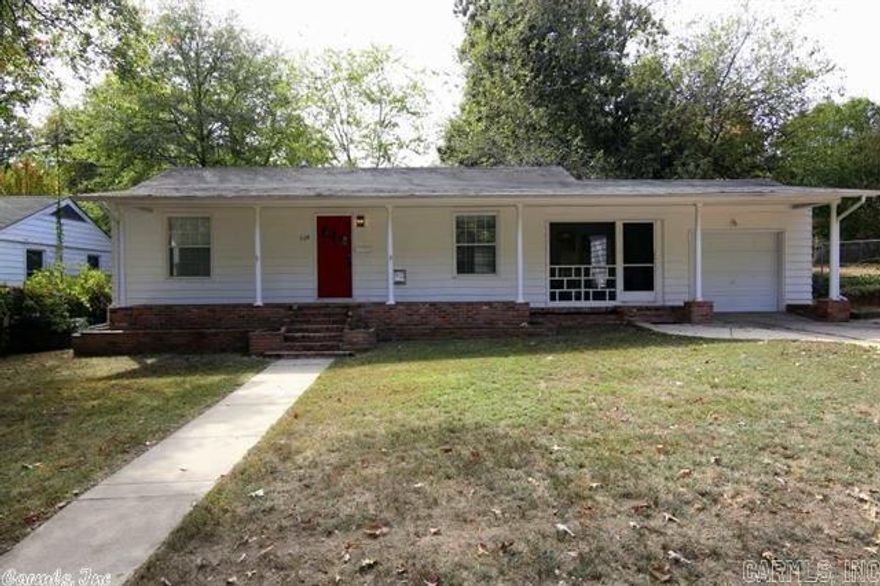 Wonderful Parkhill home with 3 bedrooms and 1 bath.  Easy access to the freeway and to all the shopping & dining on JFK Blvd.