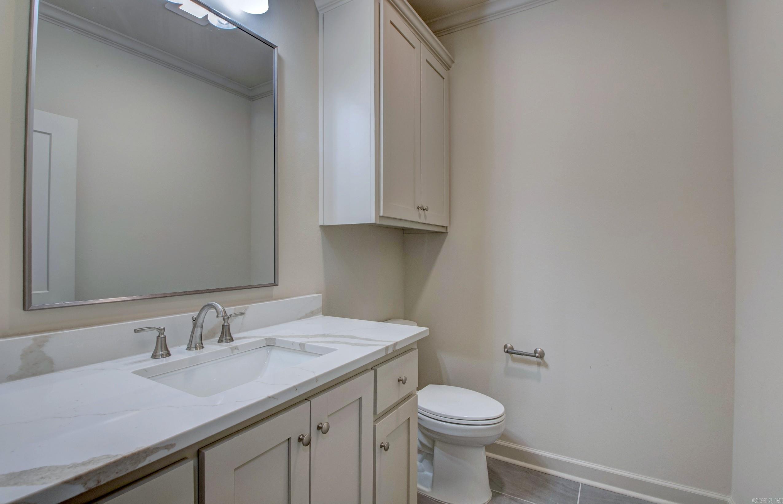 COUNTRY CLUB OF ARK THE - Residential