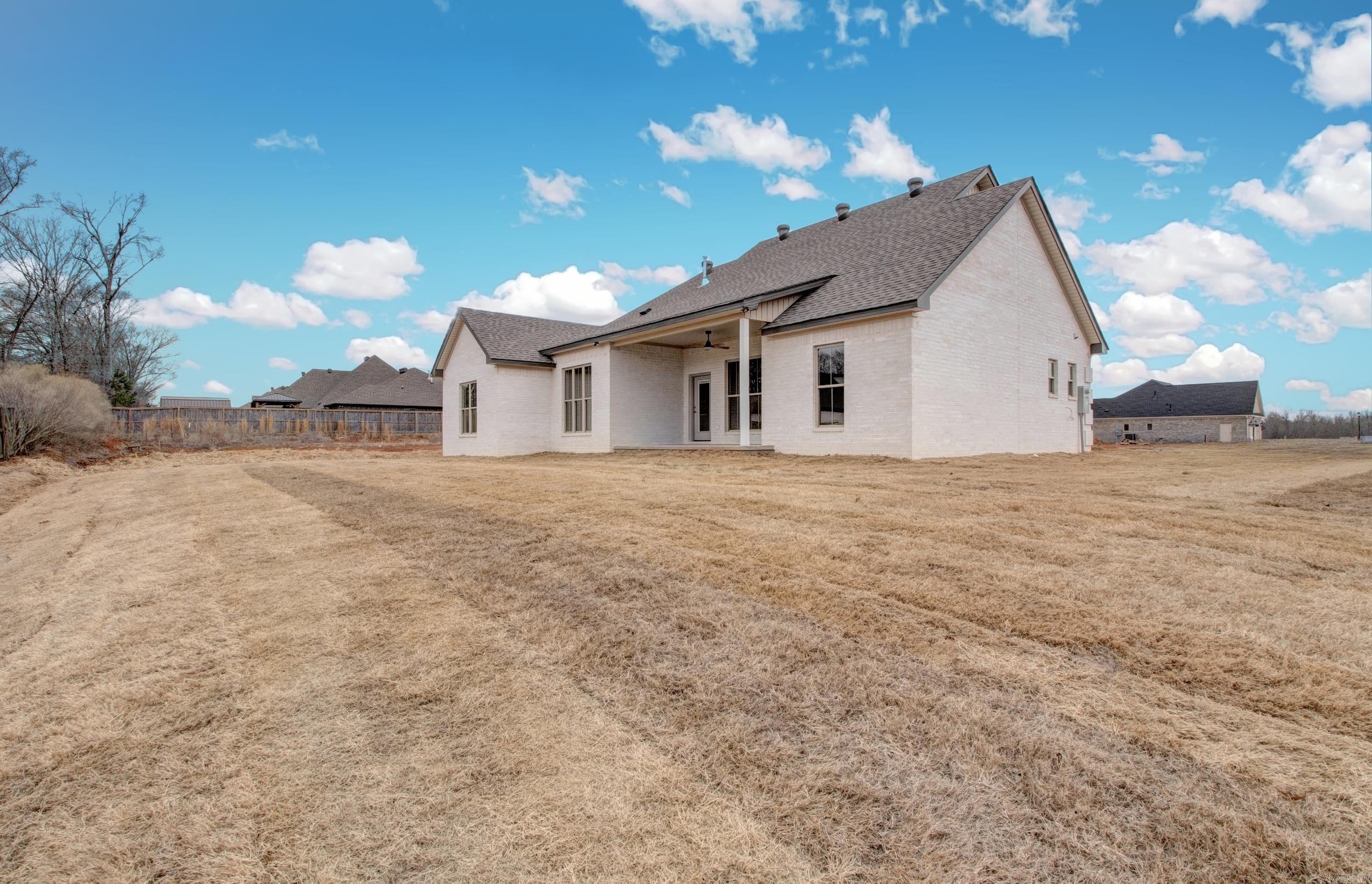 COUNTRY CLUB OF ARK THE - Residential