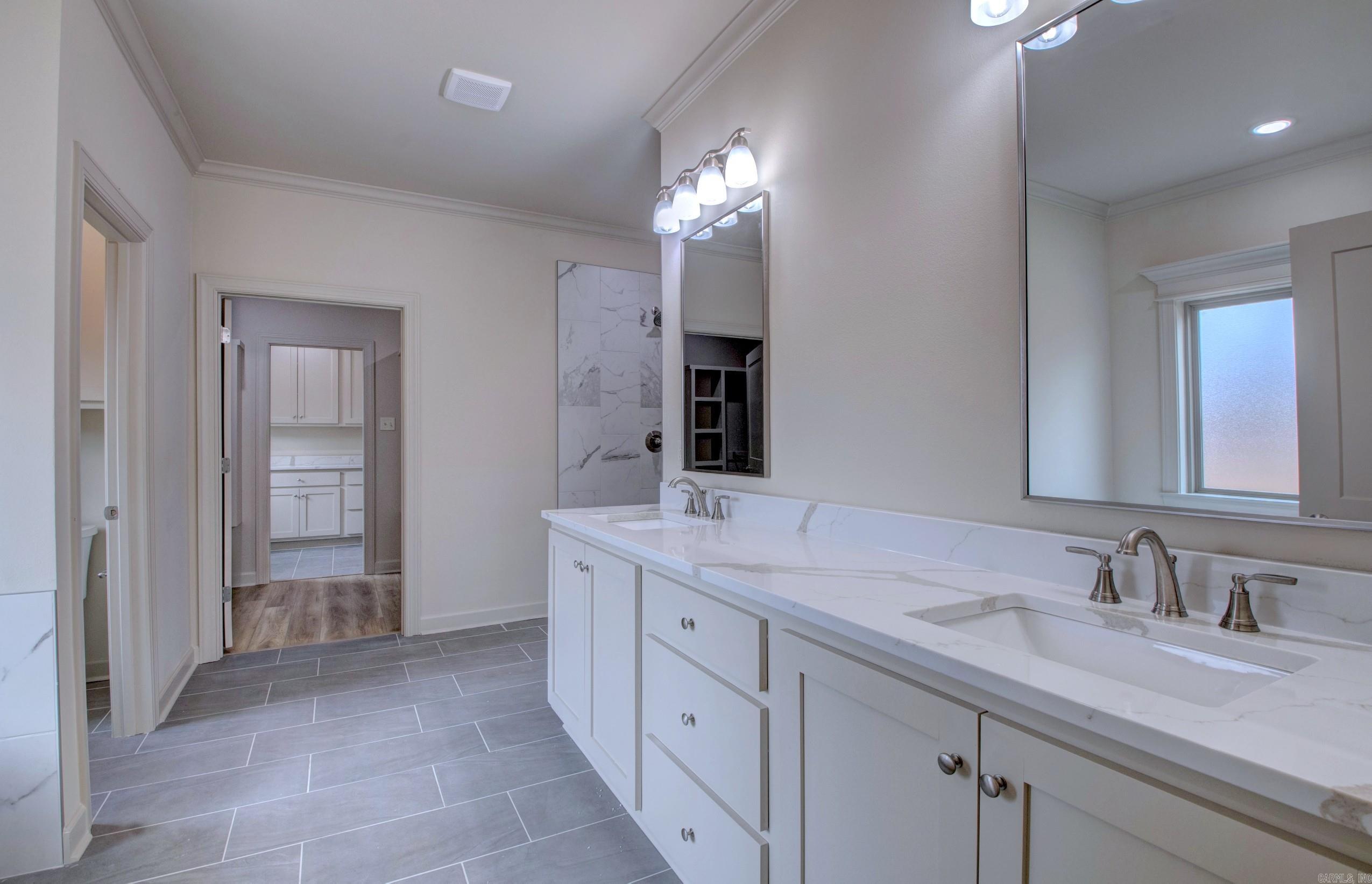 COUNTRY CLUB OF ARK THE - Residential