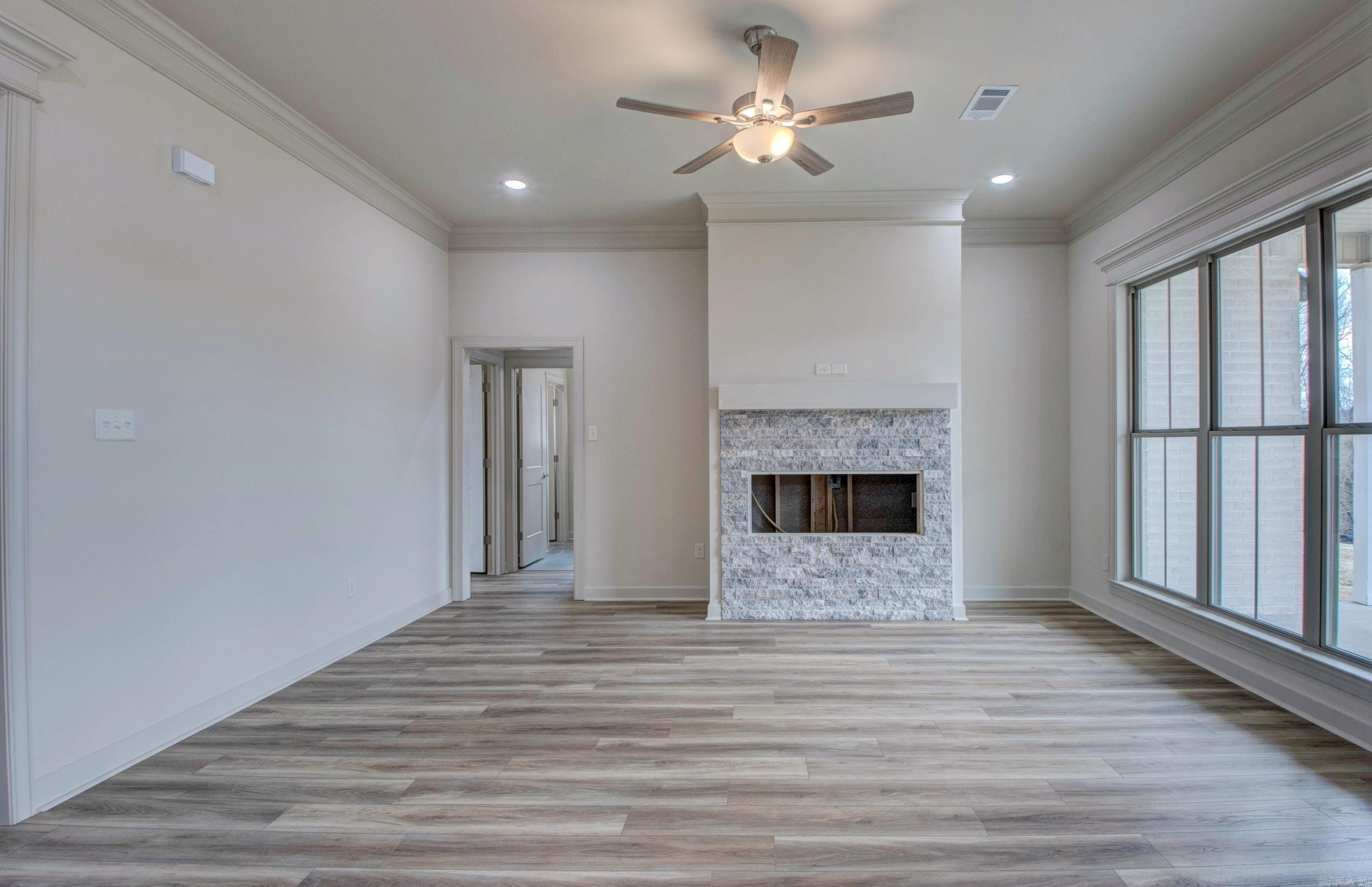 COUNTRY CLUB OF ARK THE - Residential