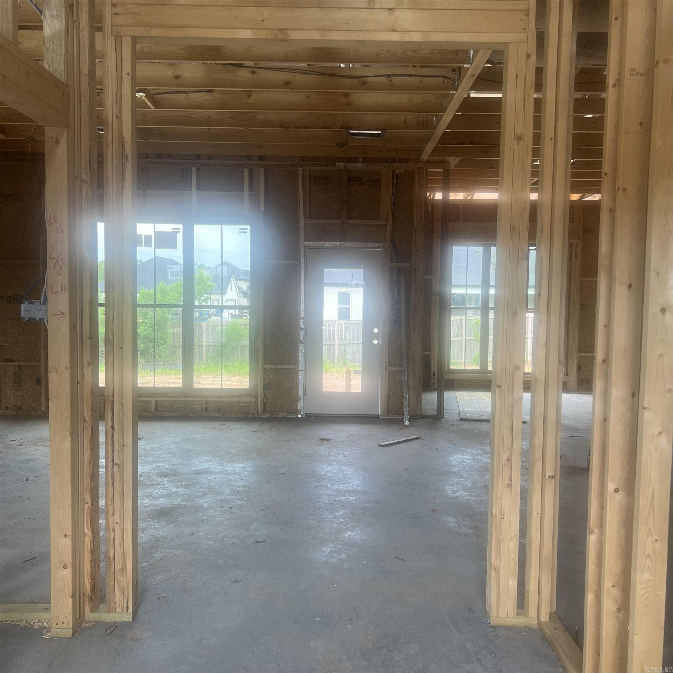 COUNTRY CLUB OF ARK THE - Residential