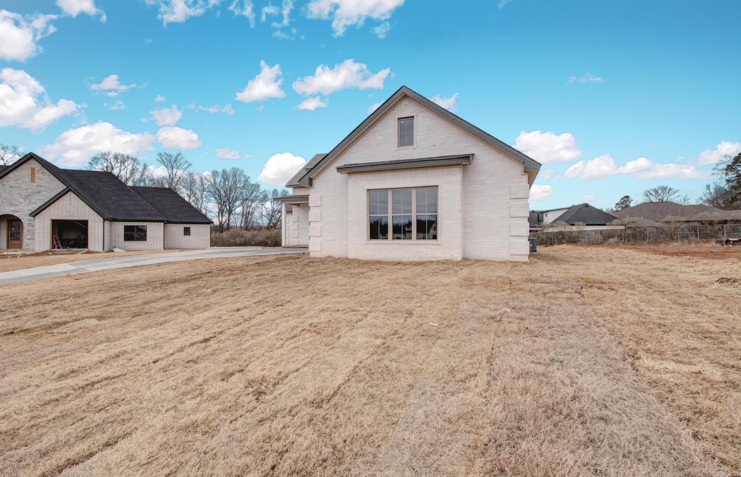 COUNTRY CLUB OF ARK THE - Residential