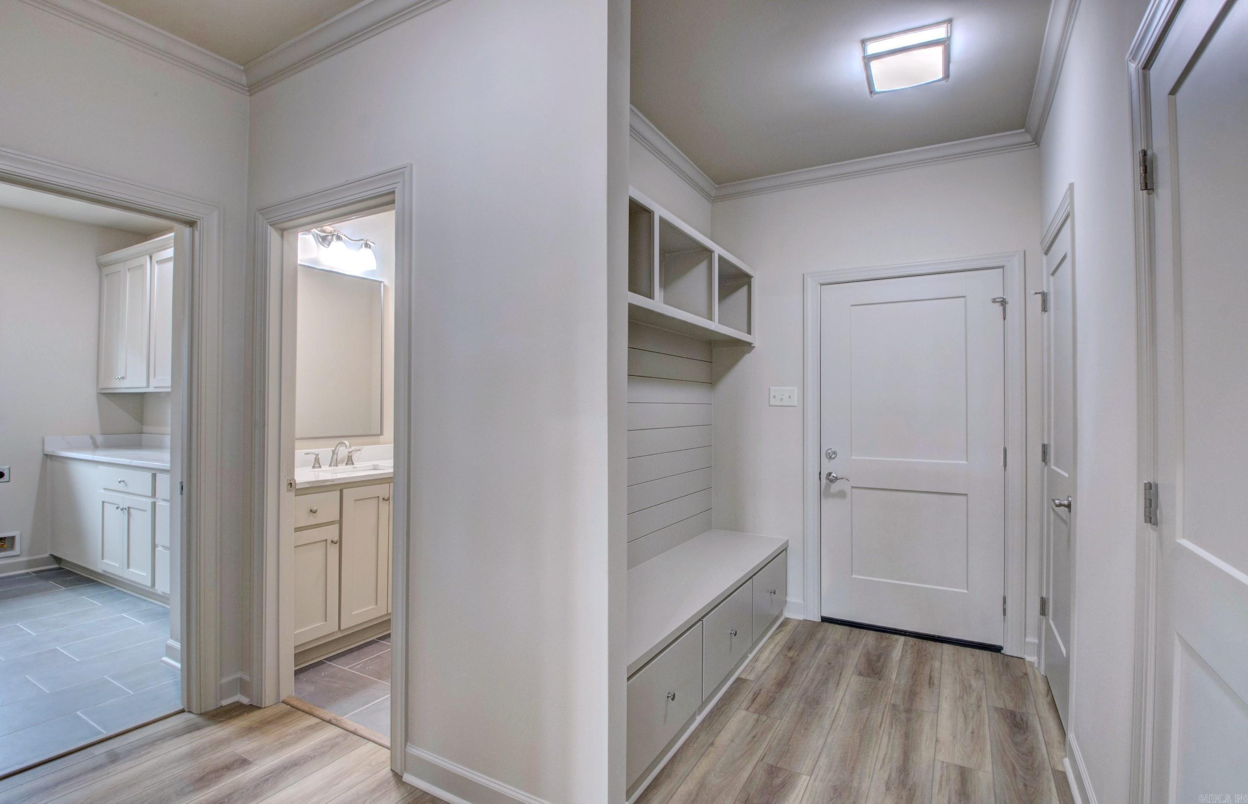 COUNTRY CLUB OF ARK THE - Residential