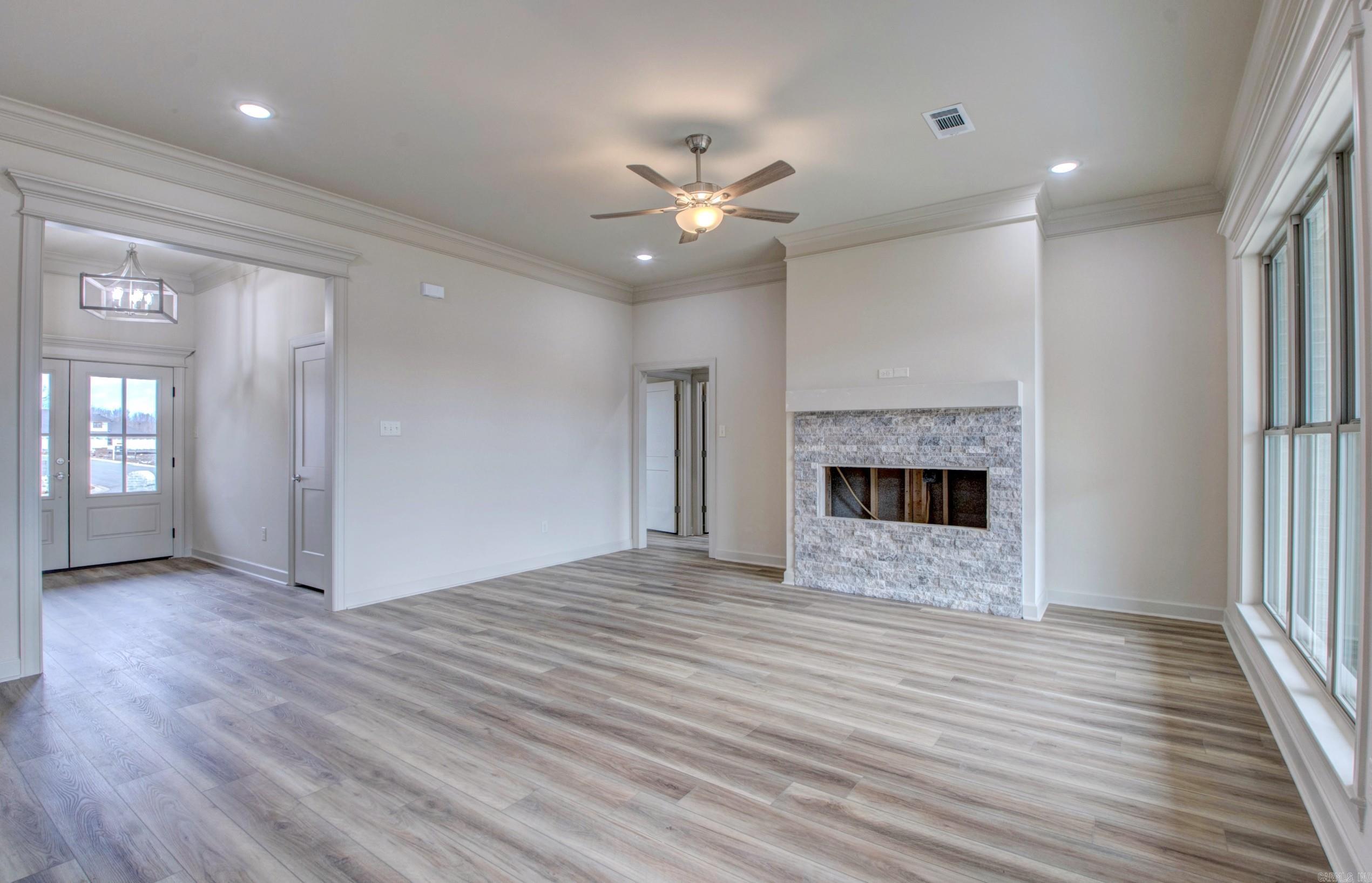 COUNTRY CLUB OF ARK THE - Residential