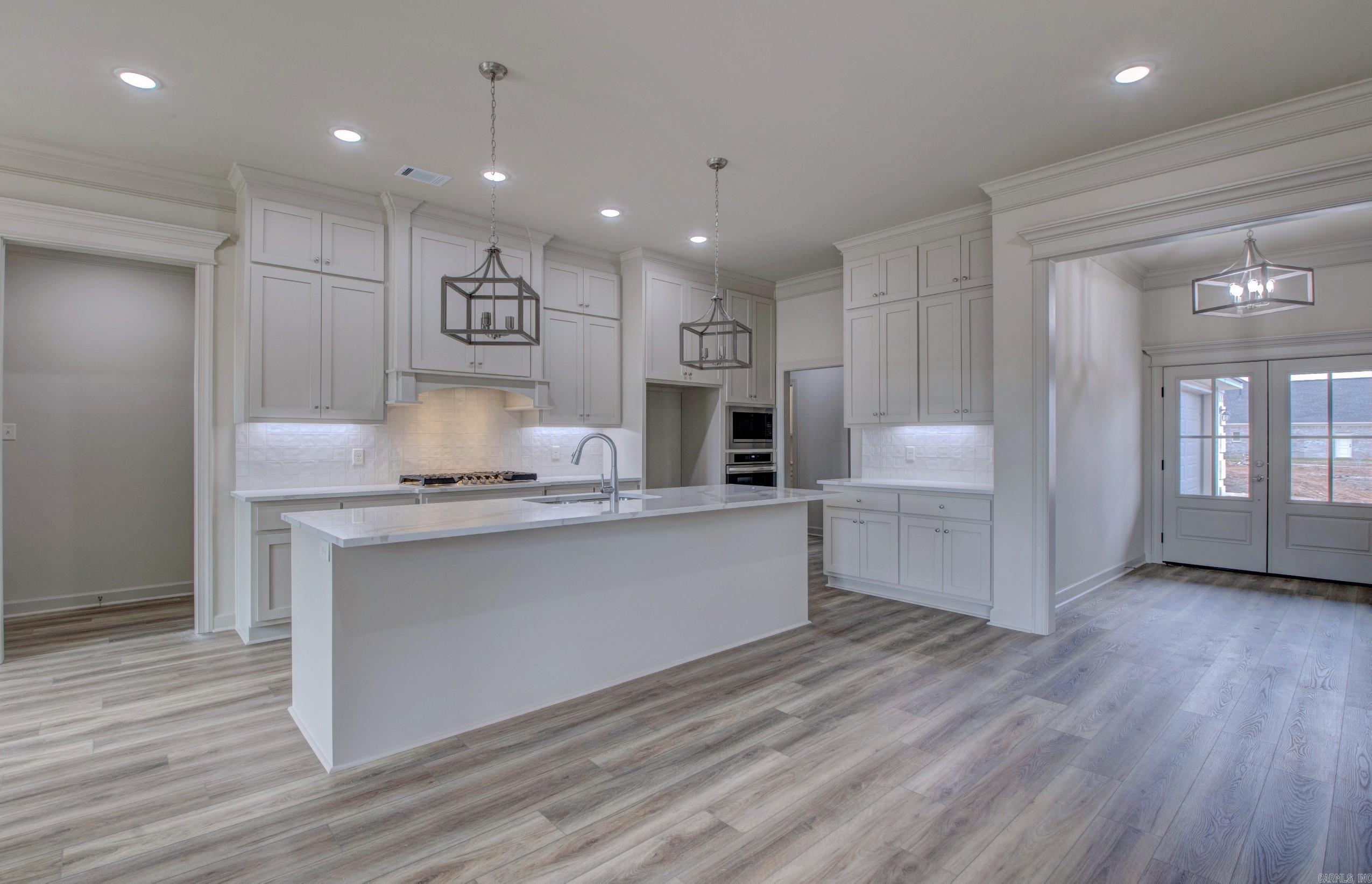 COUNTRY CLUB OF ARK THE - Residential