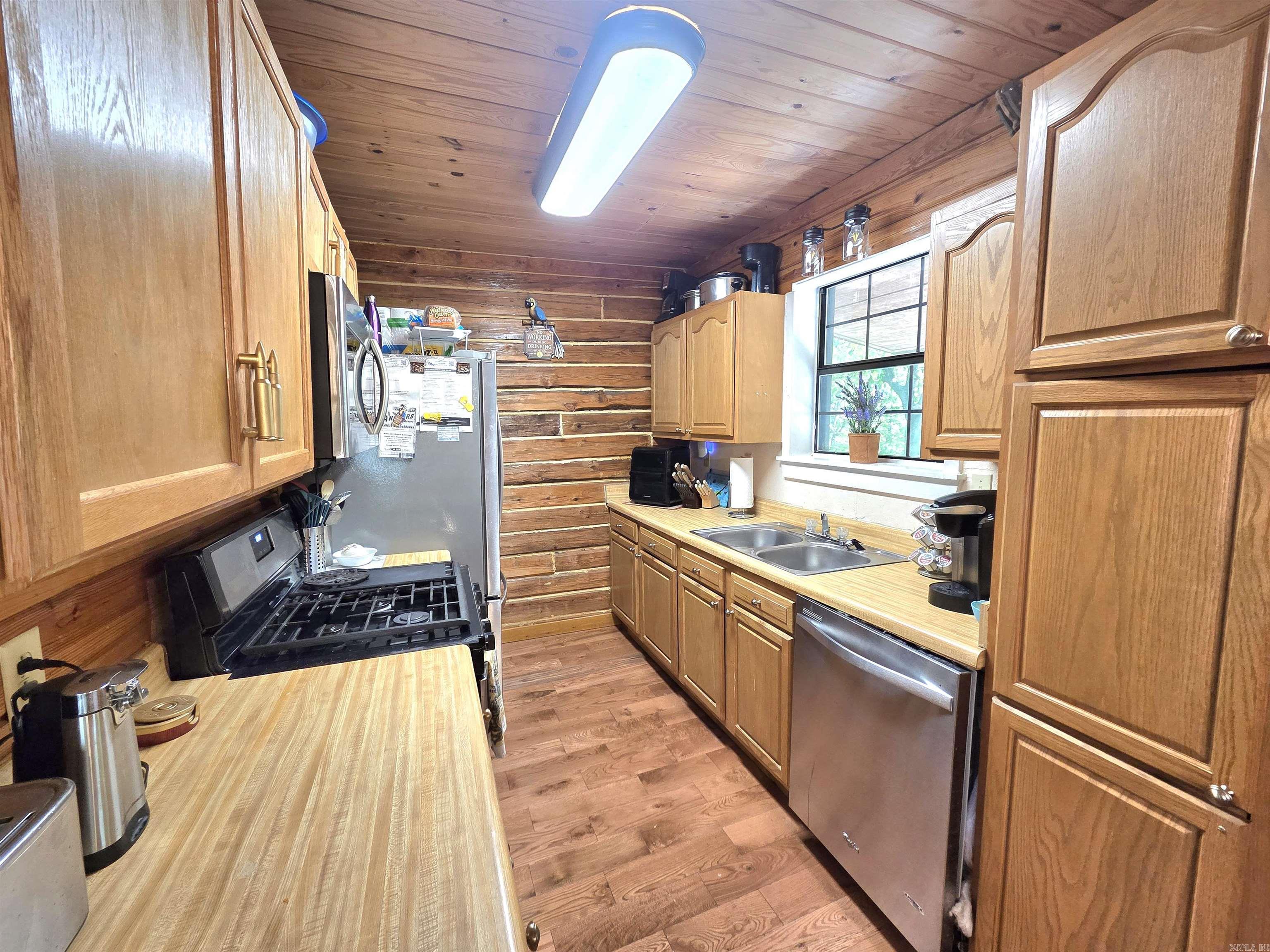 BLACK BEAR BLUFF - Residential