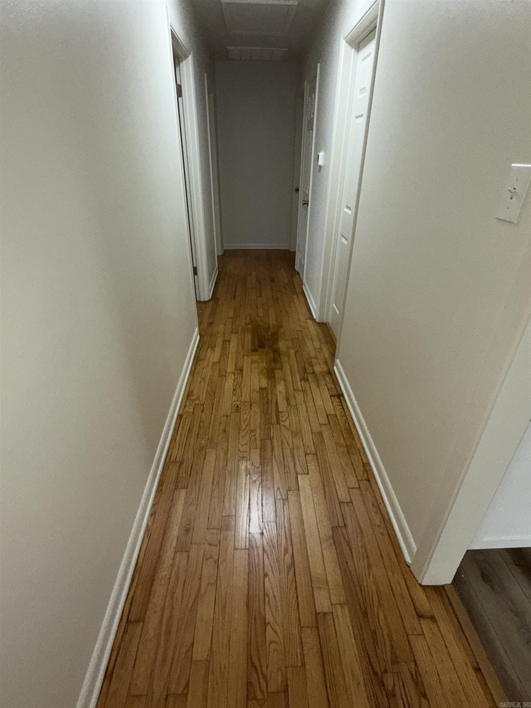 ROLLING HILLS - Residential