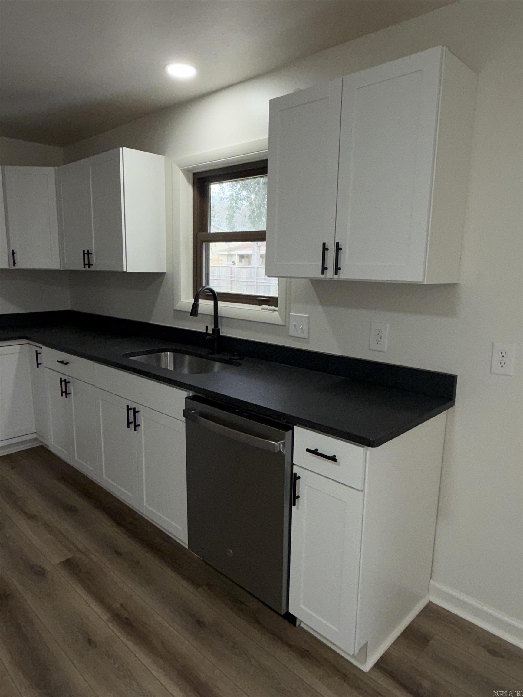 ROLLING HILLS - Residential