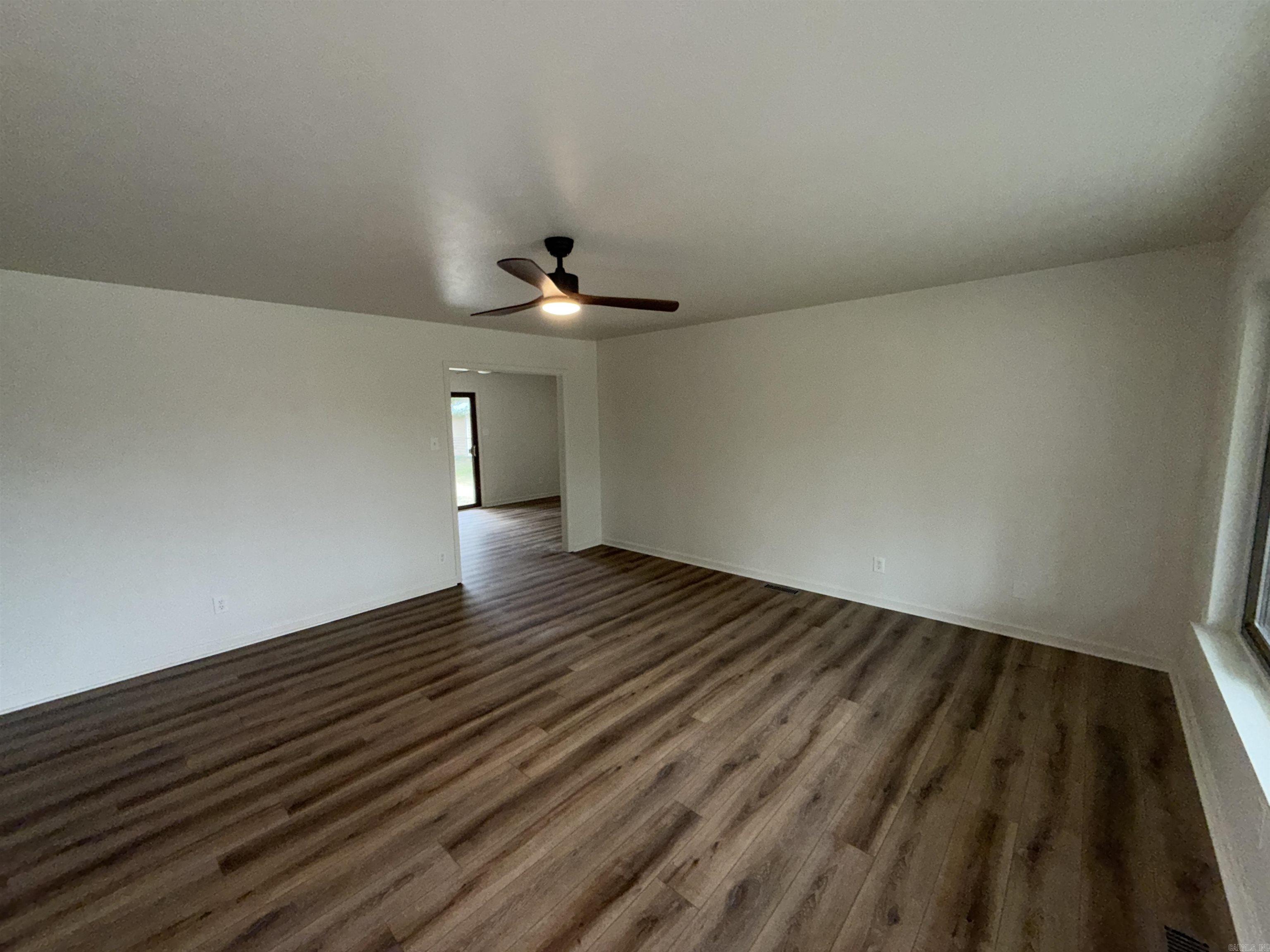 ROLLING HILLS - Residential