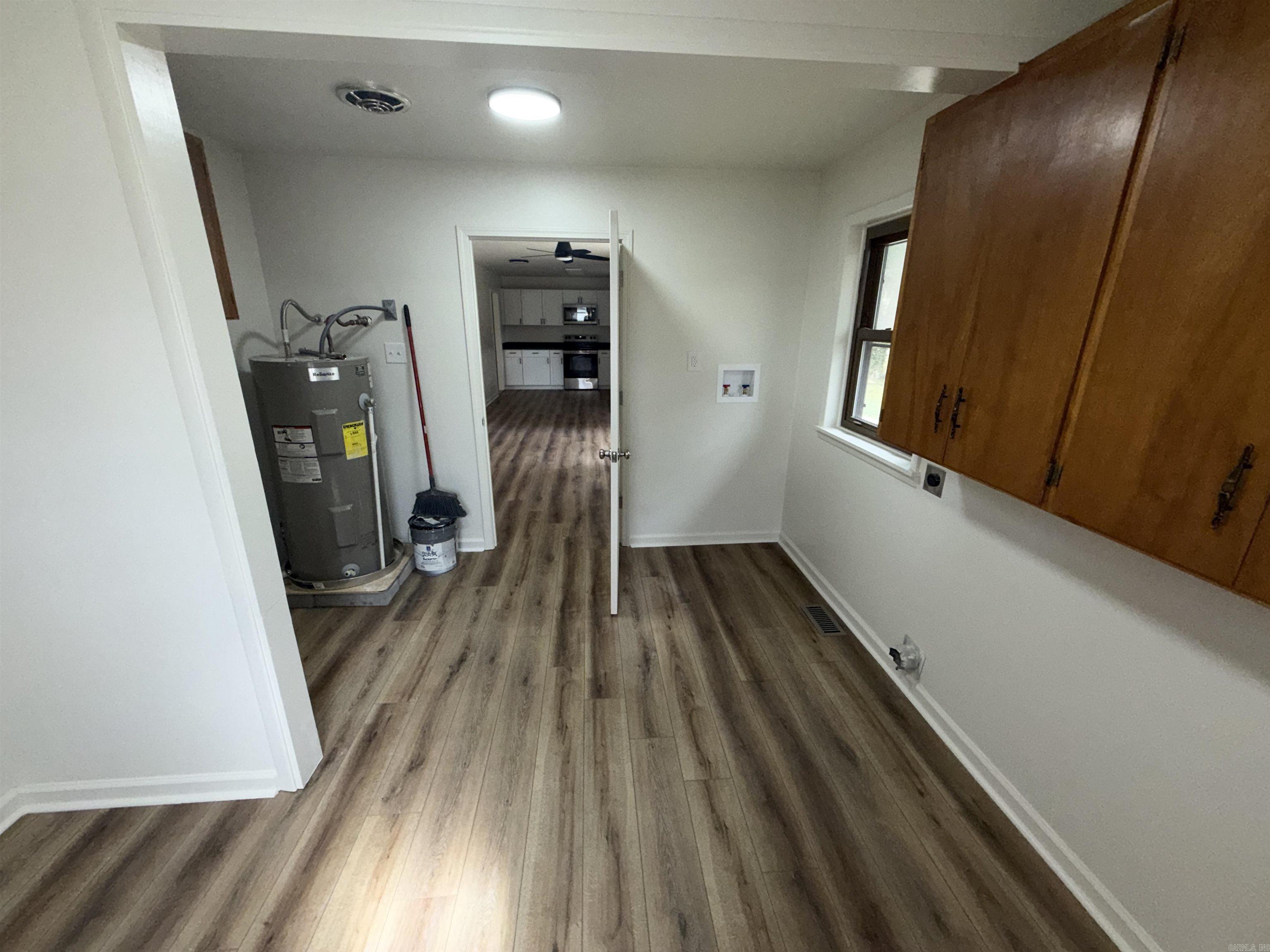 ROLLING HILLS - Residential