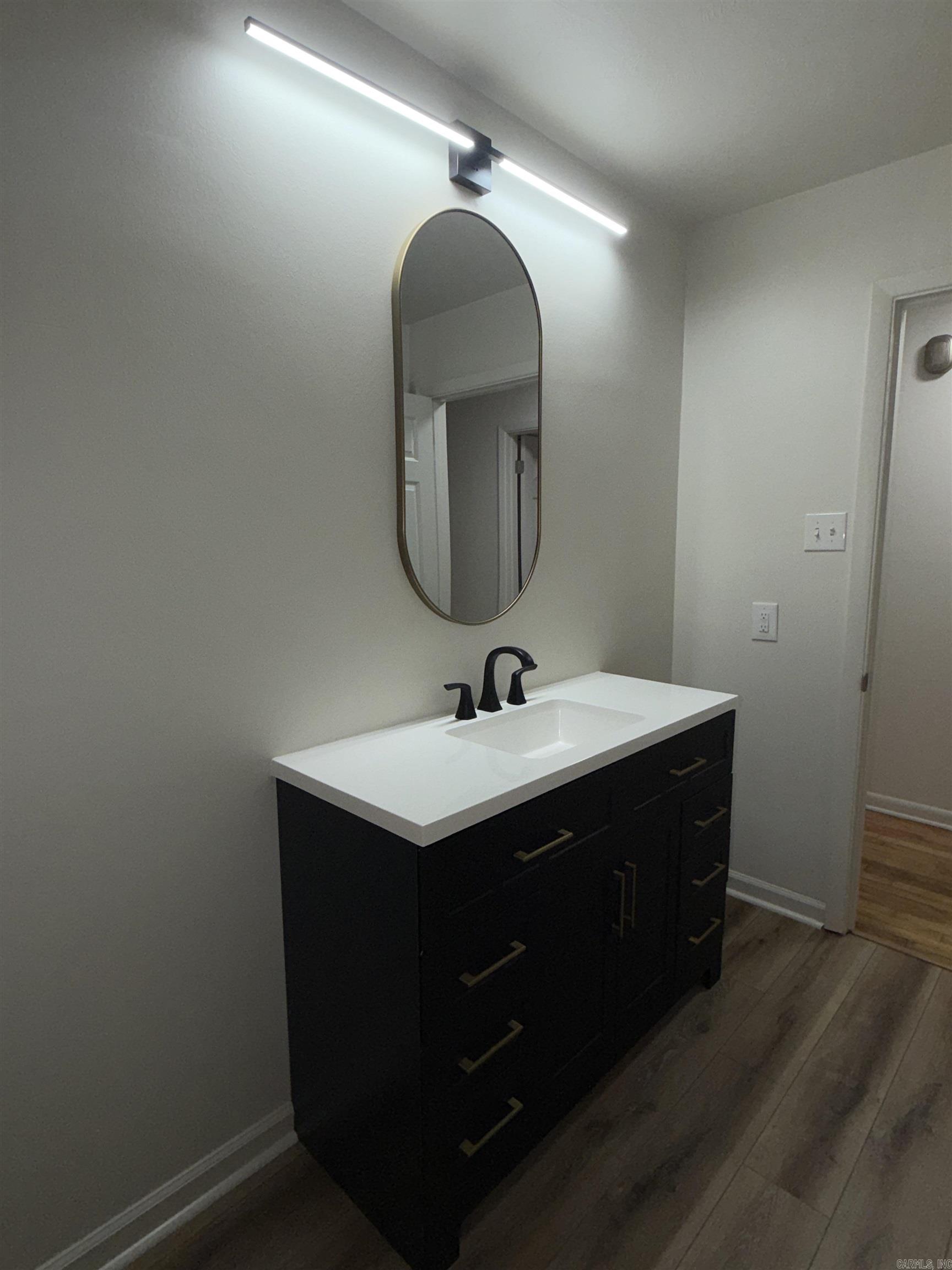 ROLLING HILLS - Residential