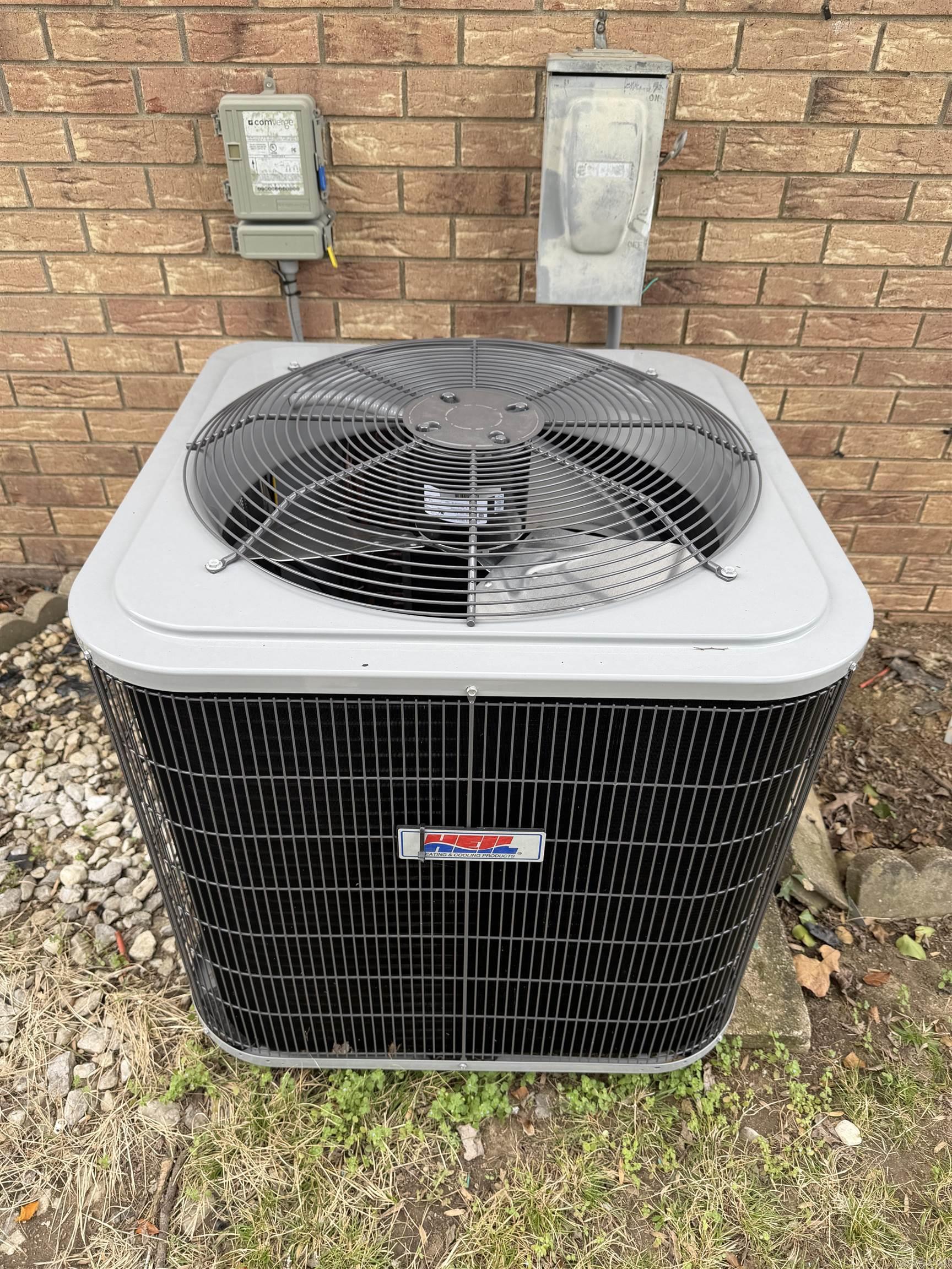 ROLLING HILLS - Residential