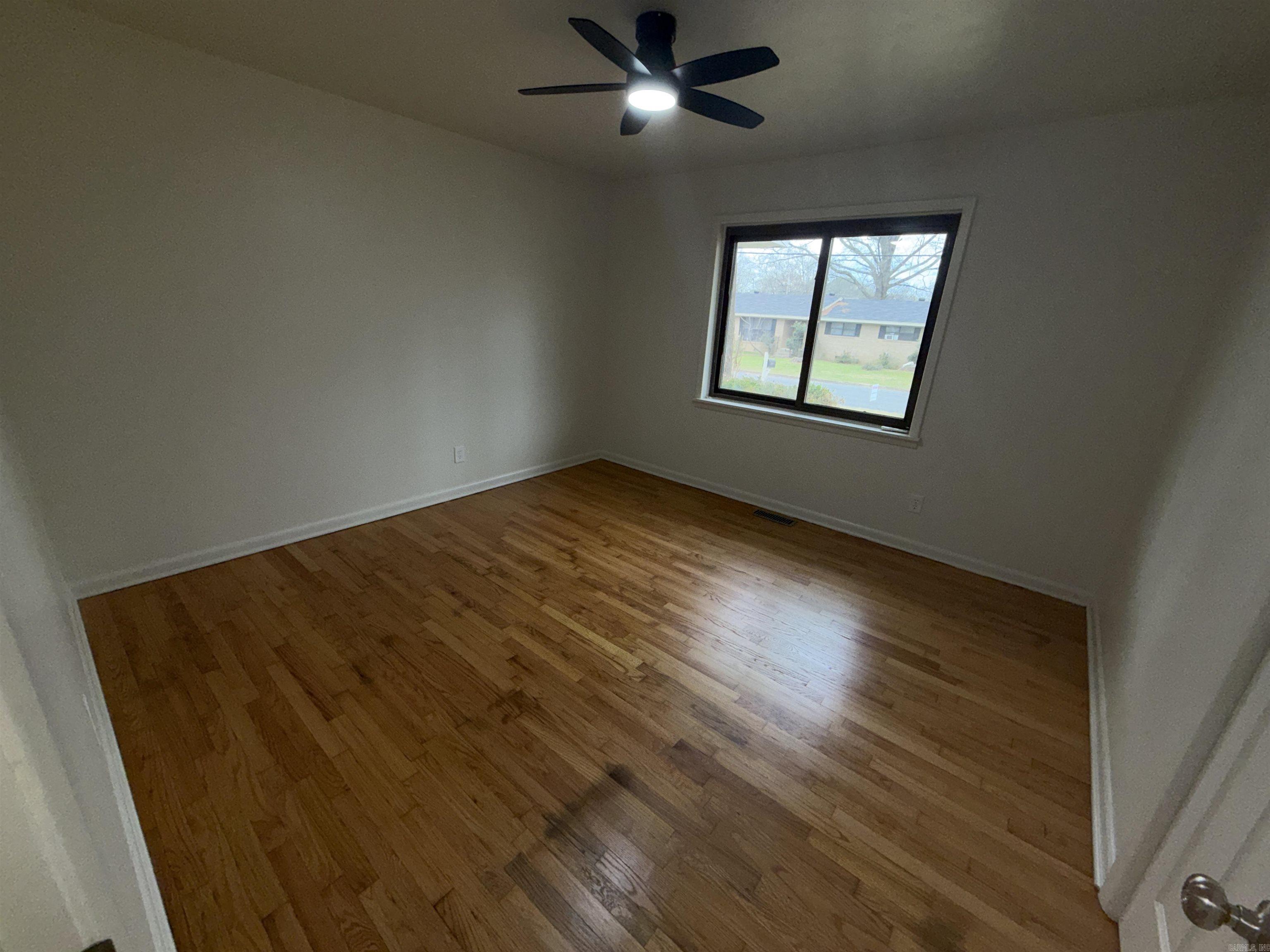 ROLLING HILLS - Residential