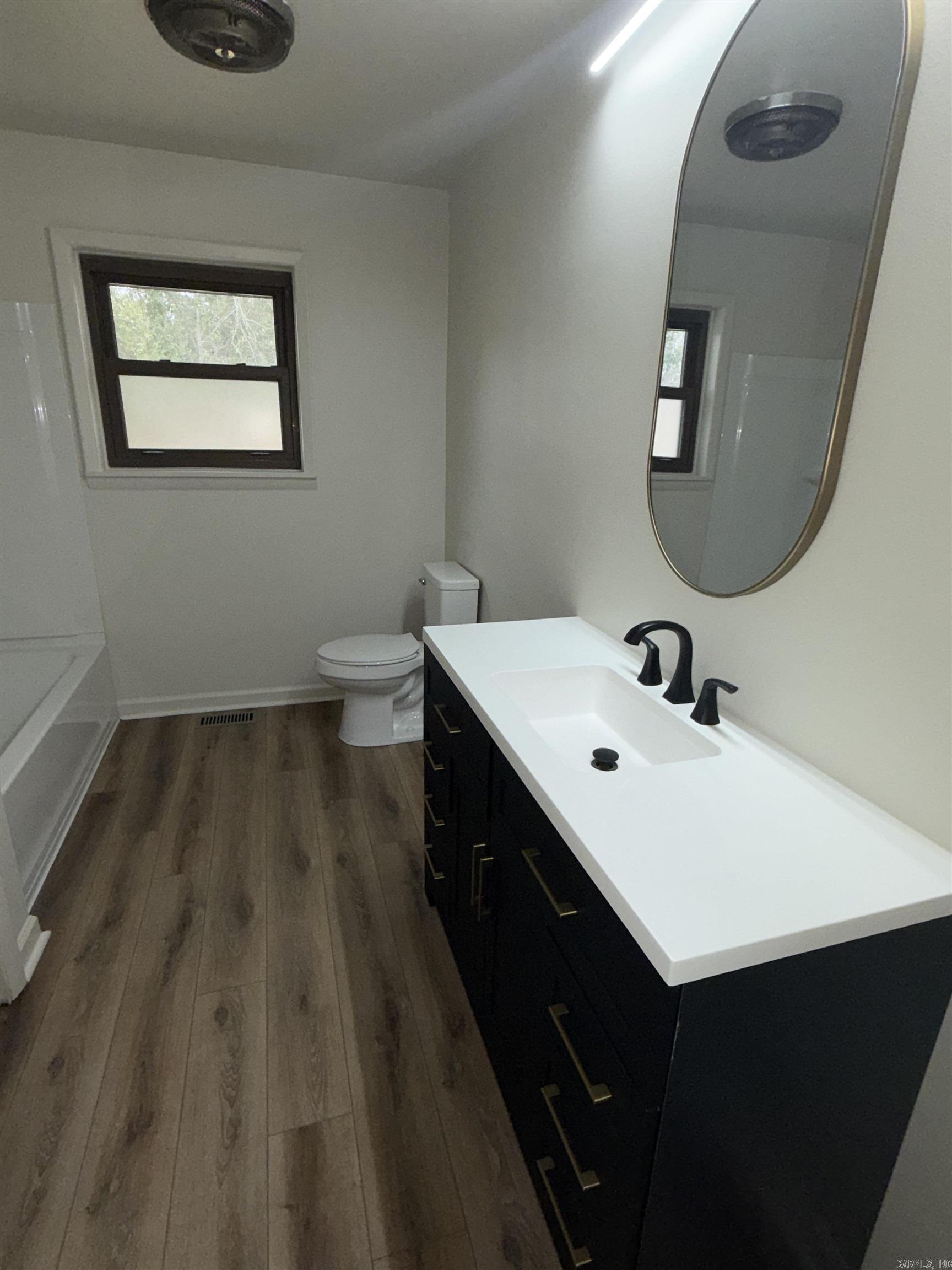 ROLLING HILLS - Residential