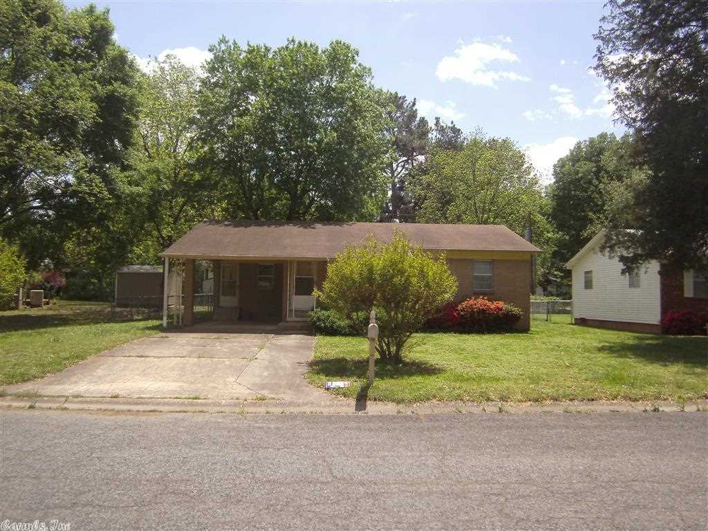 All brick 3 bedroom, 2 bath. Freshly cleaned carpets. Good size chain linked fenced back yard with a storage building and NEWER IN GROUND STORM SHELTER for your safety. Take a look today.