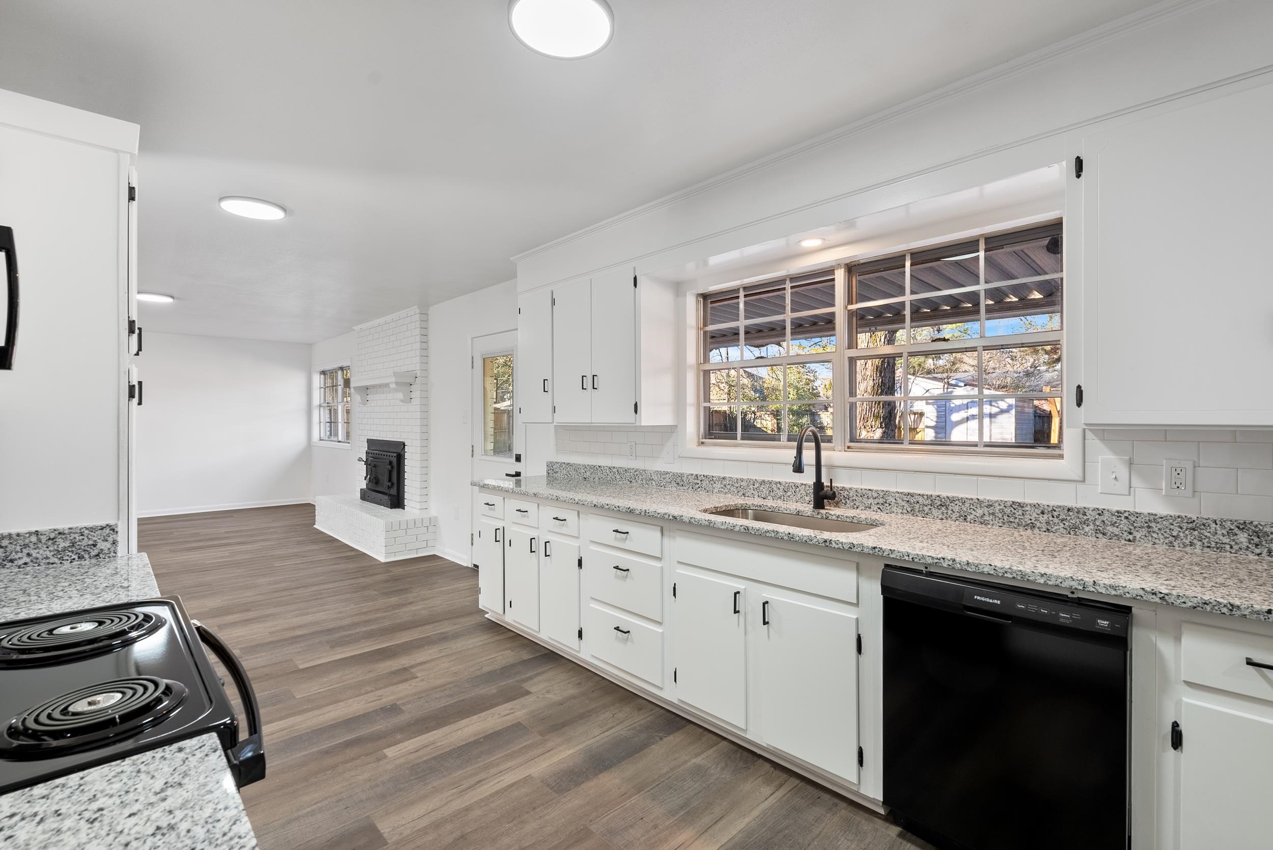 OAK FORREST - Residential