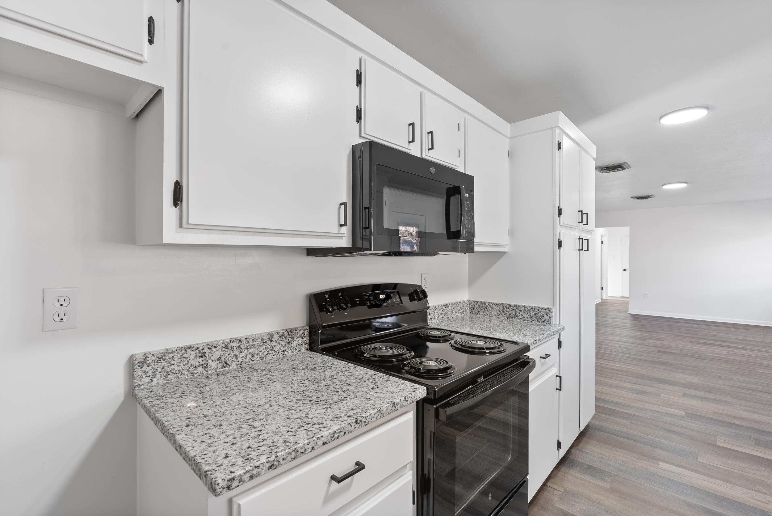 OAK FORREST - Residential